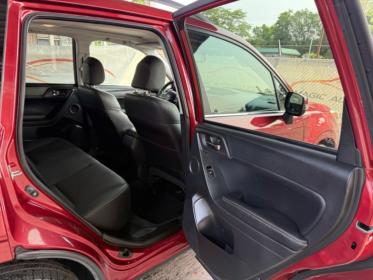 2015 Subaru Forester - Image 21