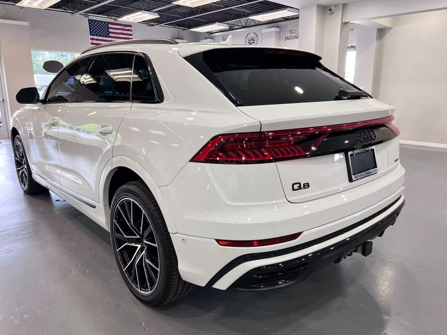 2021 Audi Q8 55 Tfsi Premium Plus Sport Utility 4d - Image 5