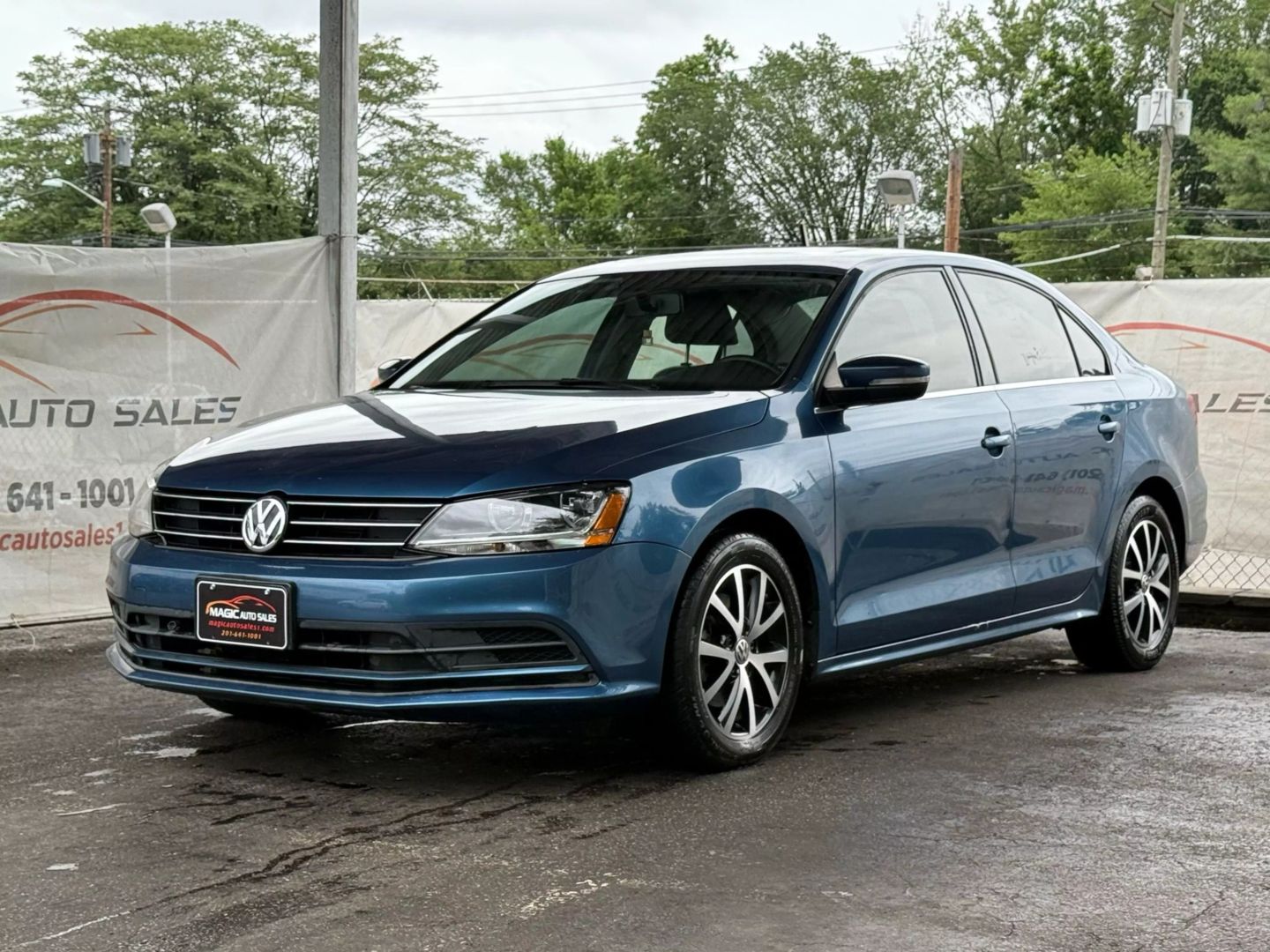 2017 Volkswagen Jetta - Image 3