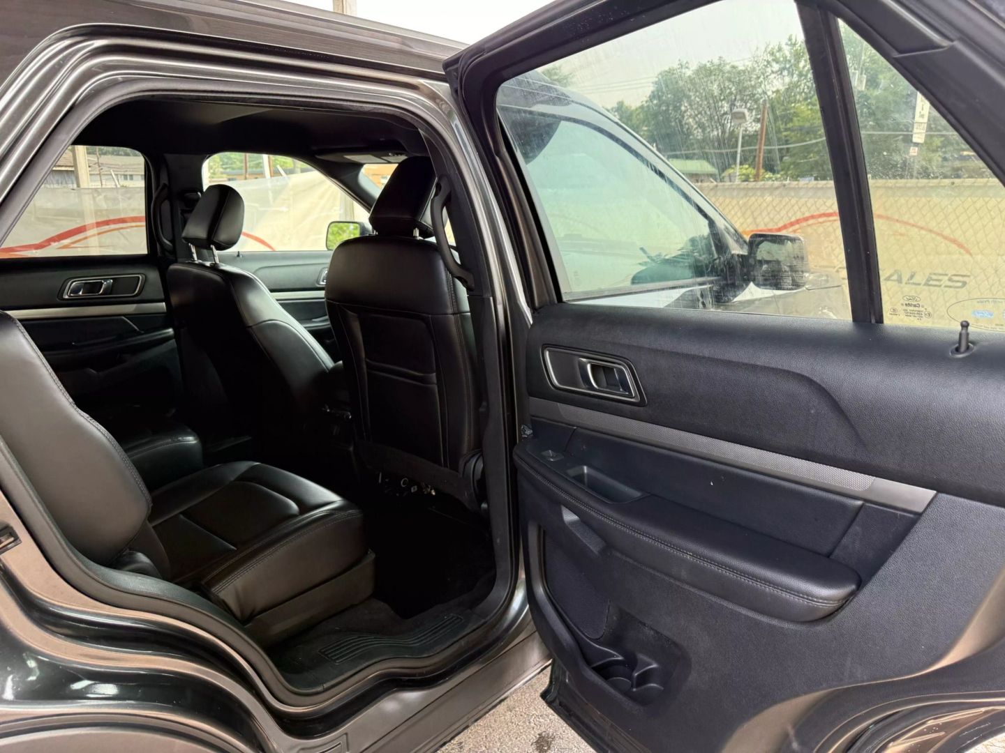 2019 Ford Explorer - Image 21