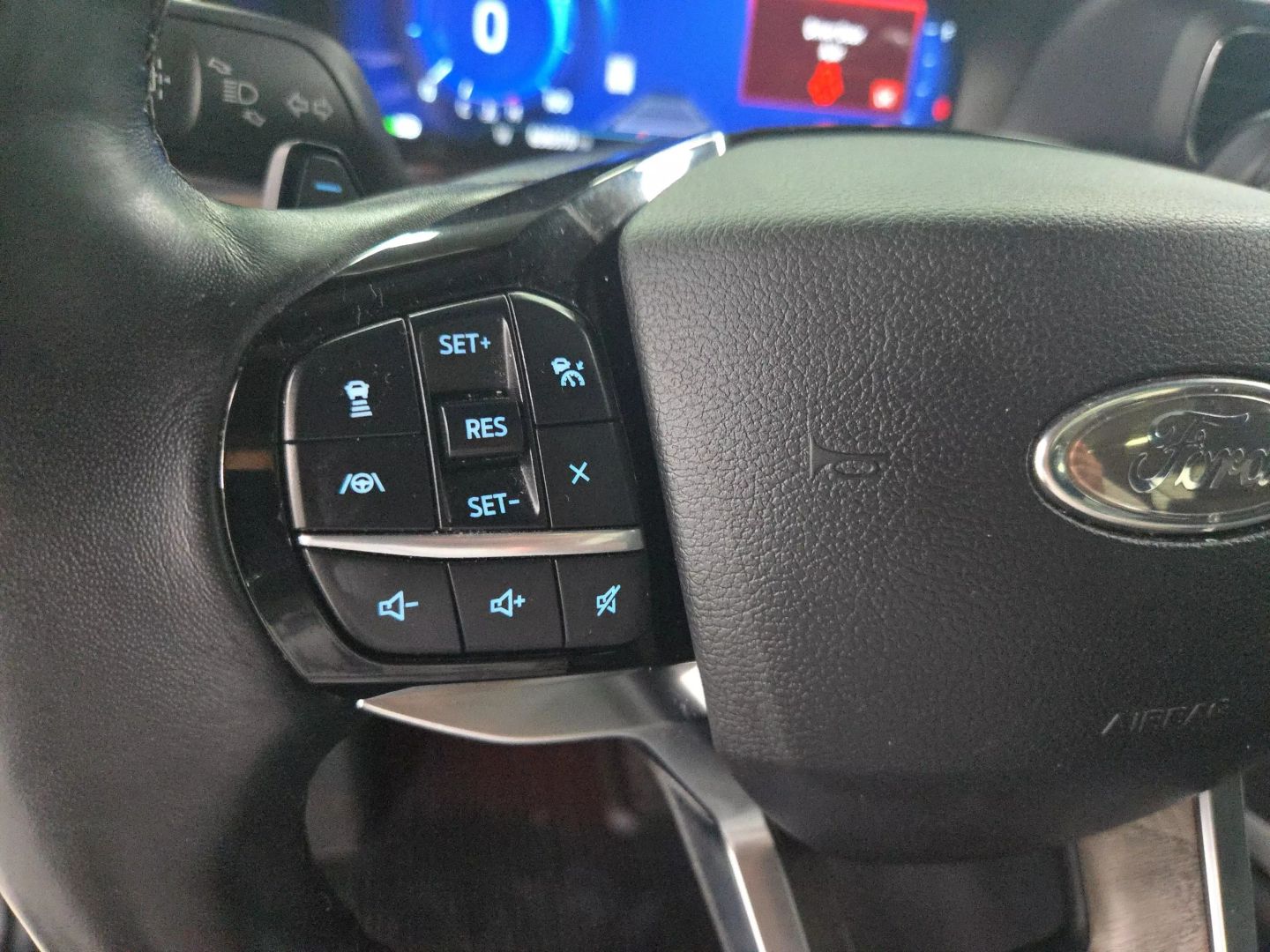 2021 Ford Explorer - Image 30