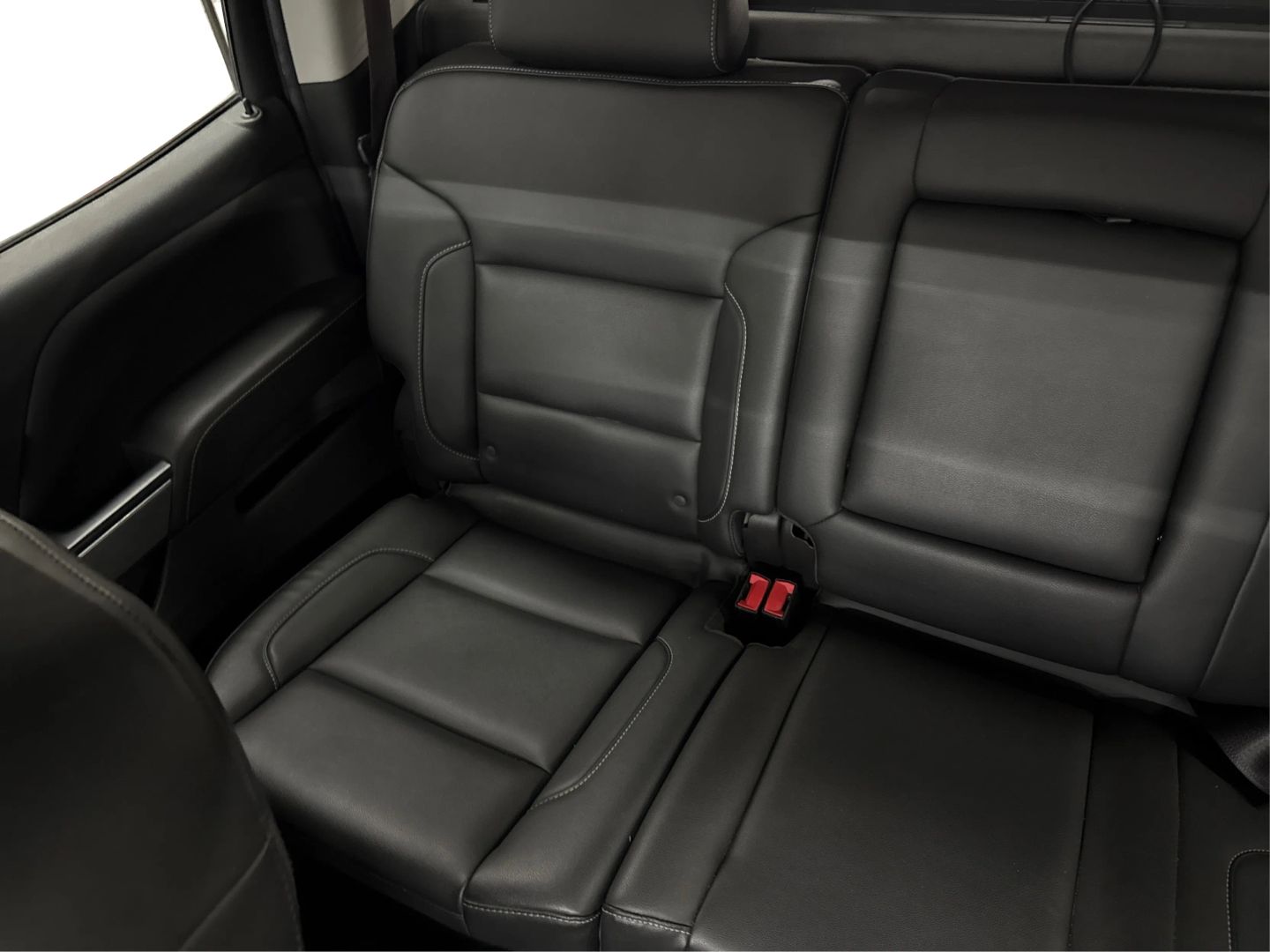 2017 Chevrolet Silverado 1500 Crew Cab - Image 28