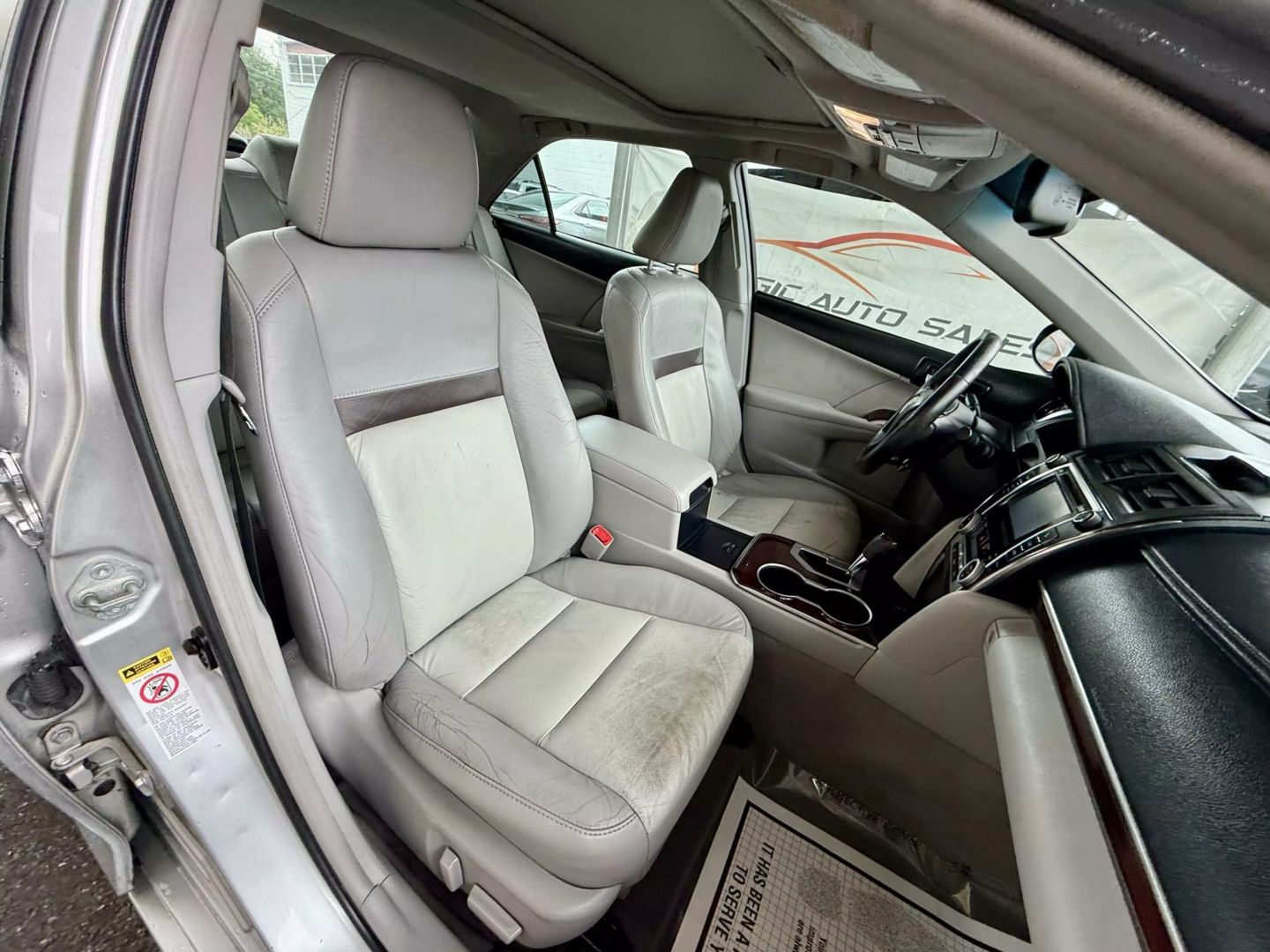 2012 Toyota Camry - Image 26