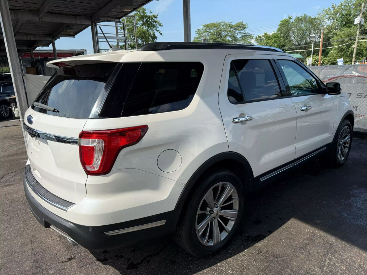 2018 Ford Explorer - Image 12