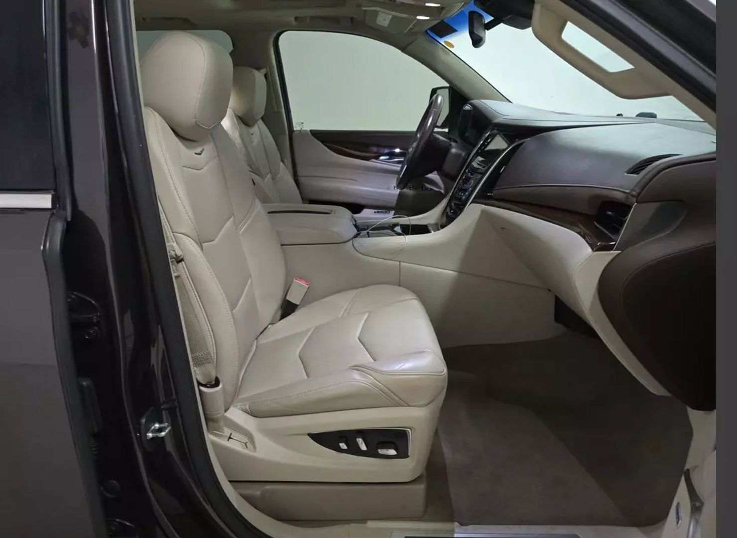 2016 Cadillac Escalade - Image 6