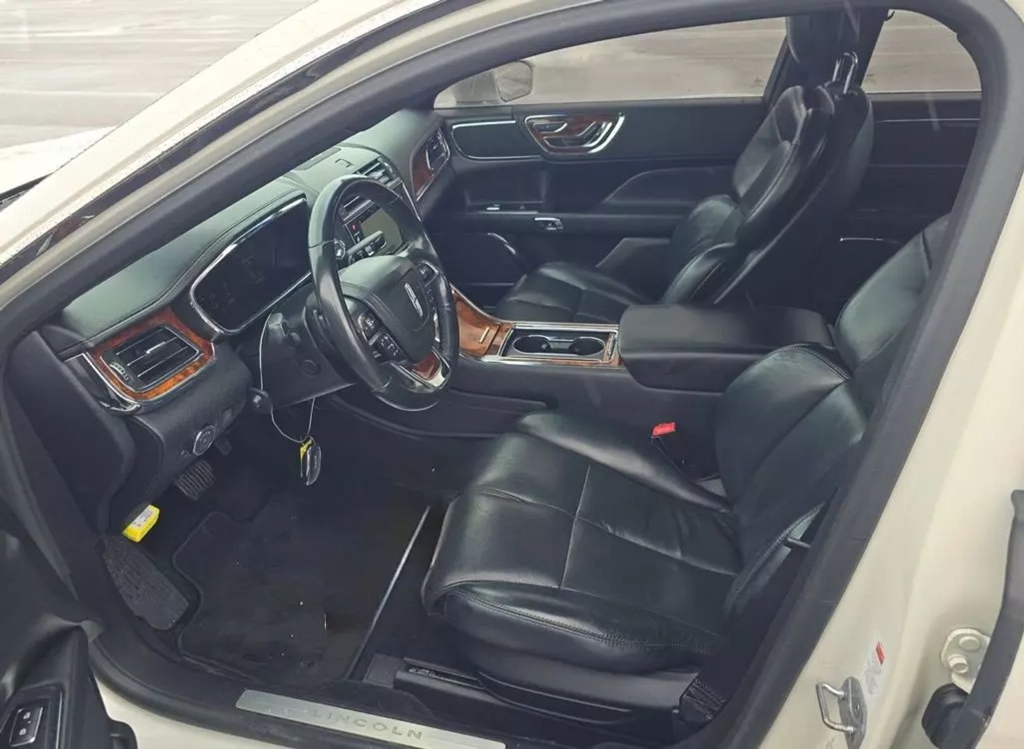 2018 Lincoln Continental - Image 4