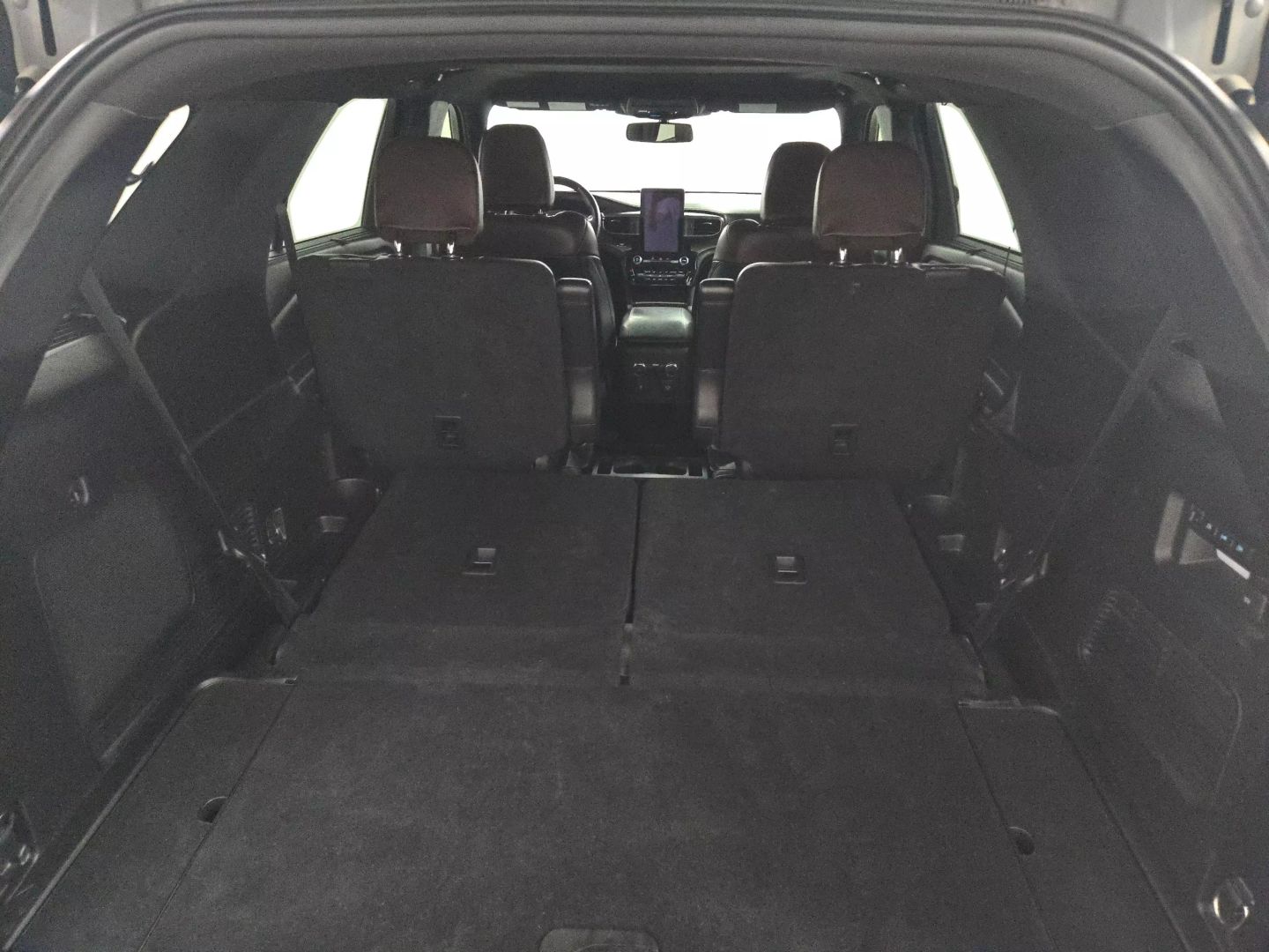 2021 Ford Explorer - Image 11