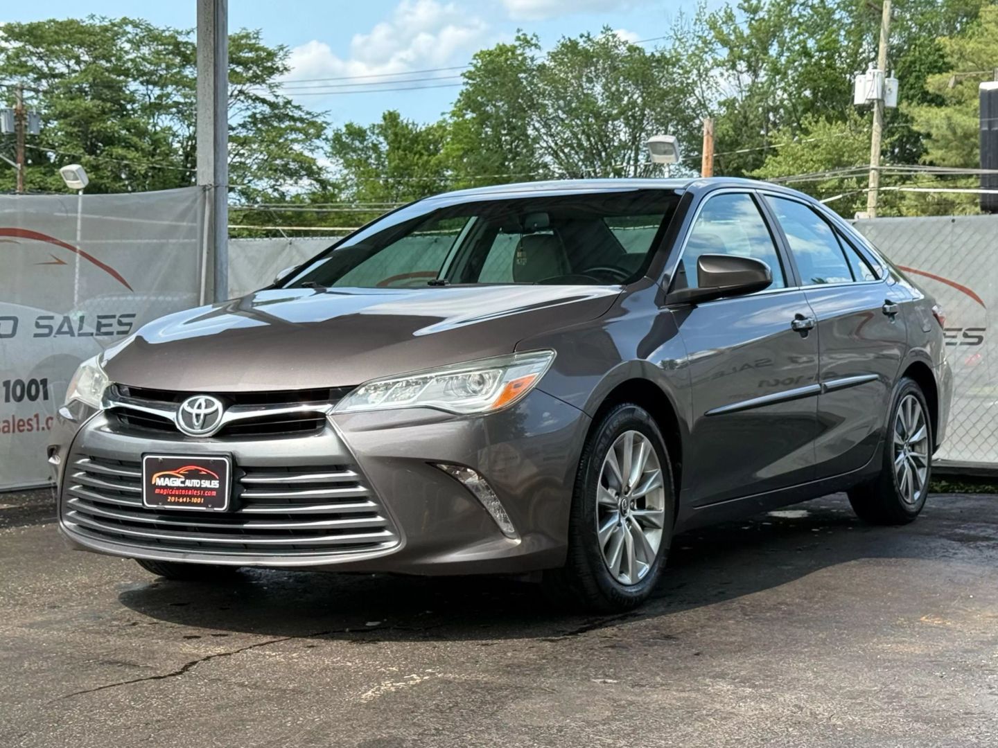 2016 Toyota Camry - Image 3