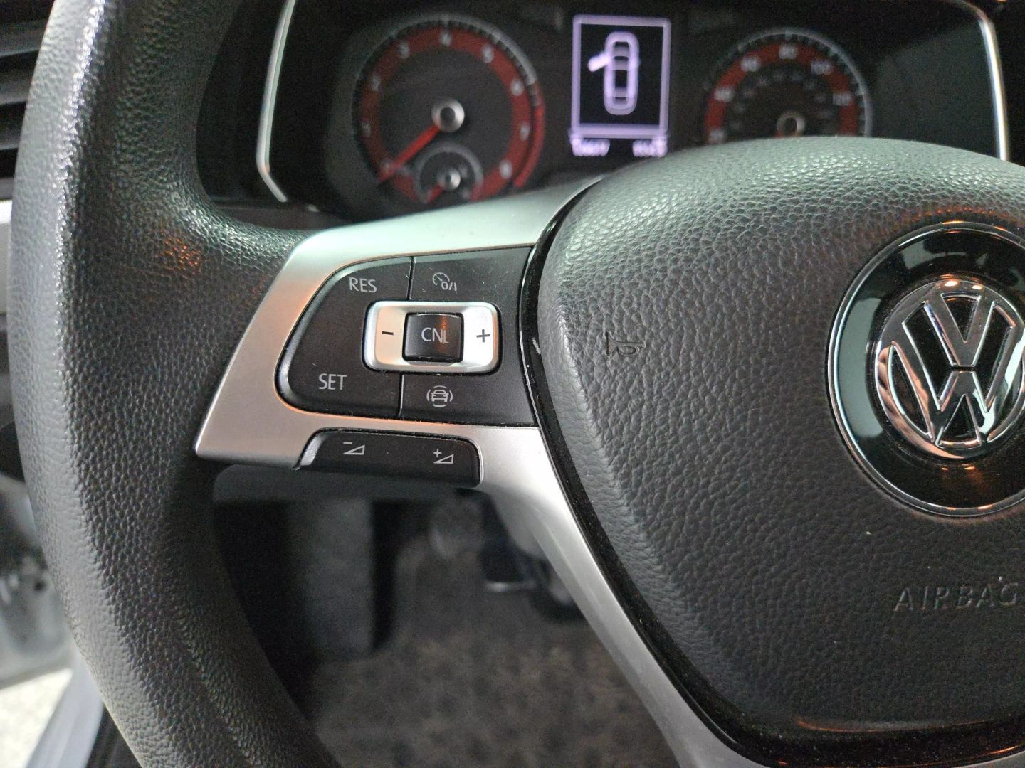 2019 Volkswagen Jetta - Image 24