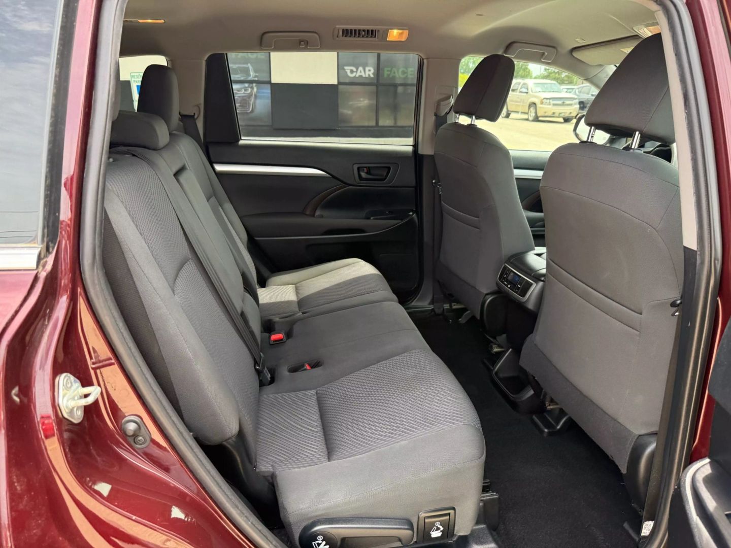 2019 Toyota Highlander - Image 21