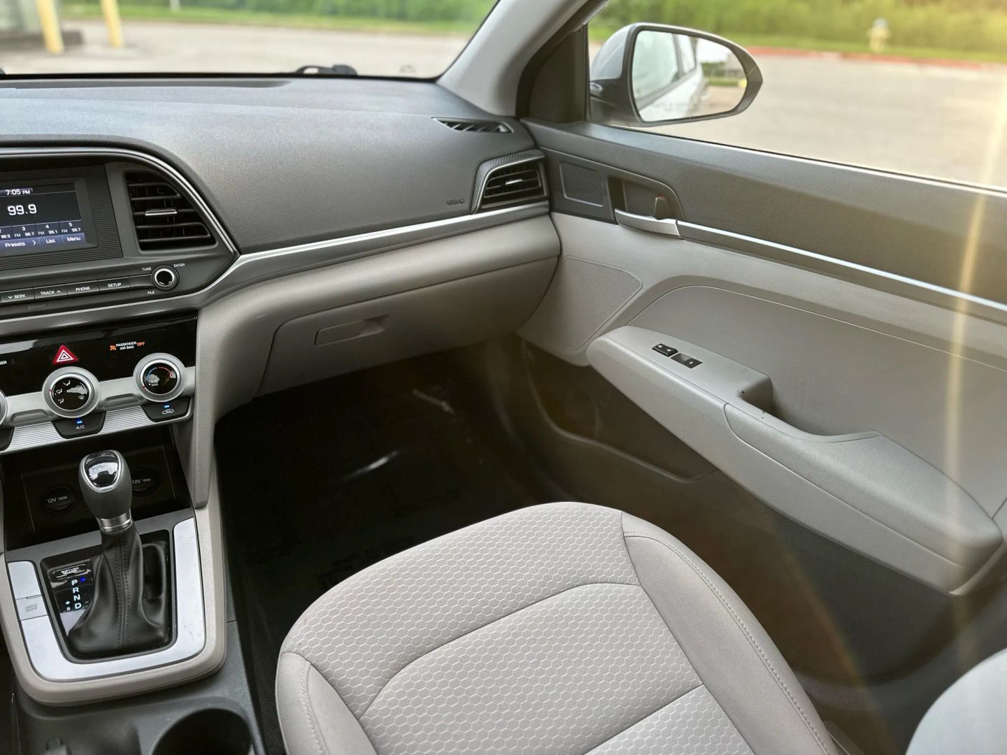 2019 HYUNDAI ELANTRA SEDAN 4-CYL, 2.0 LITER SE SEDAN 4D