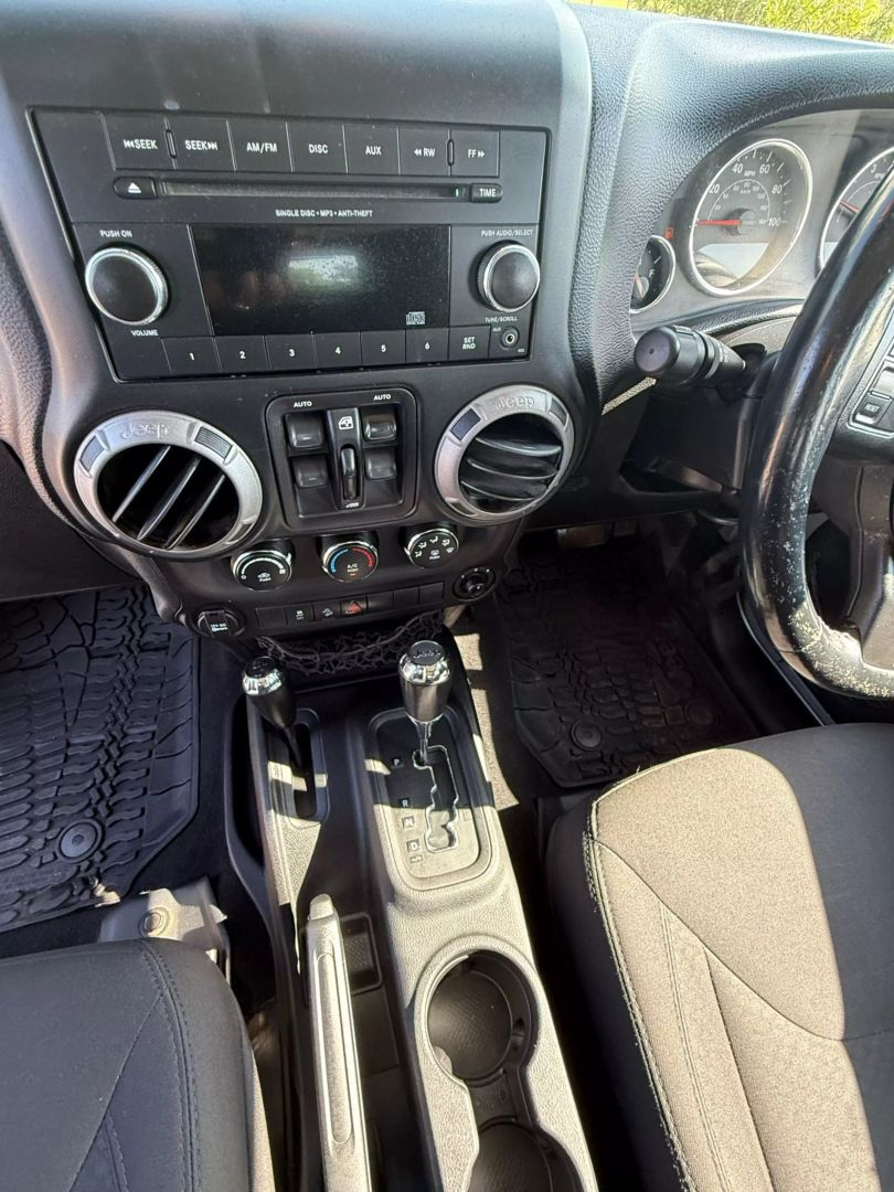 2015 Jeep Wrangler - Image 6