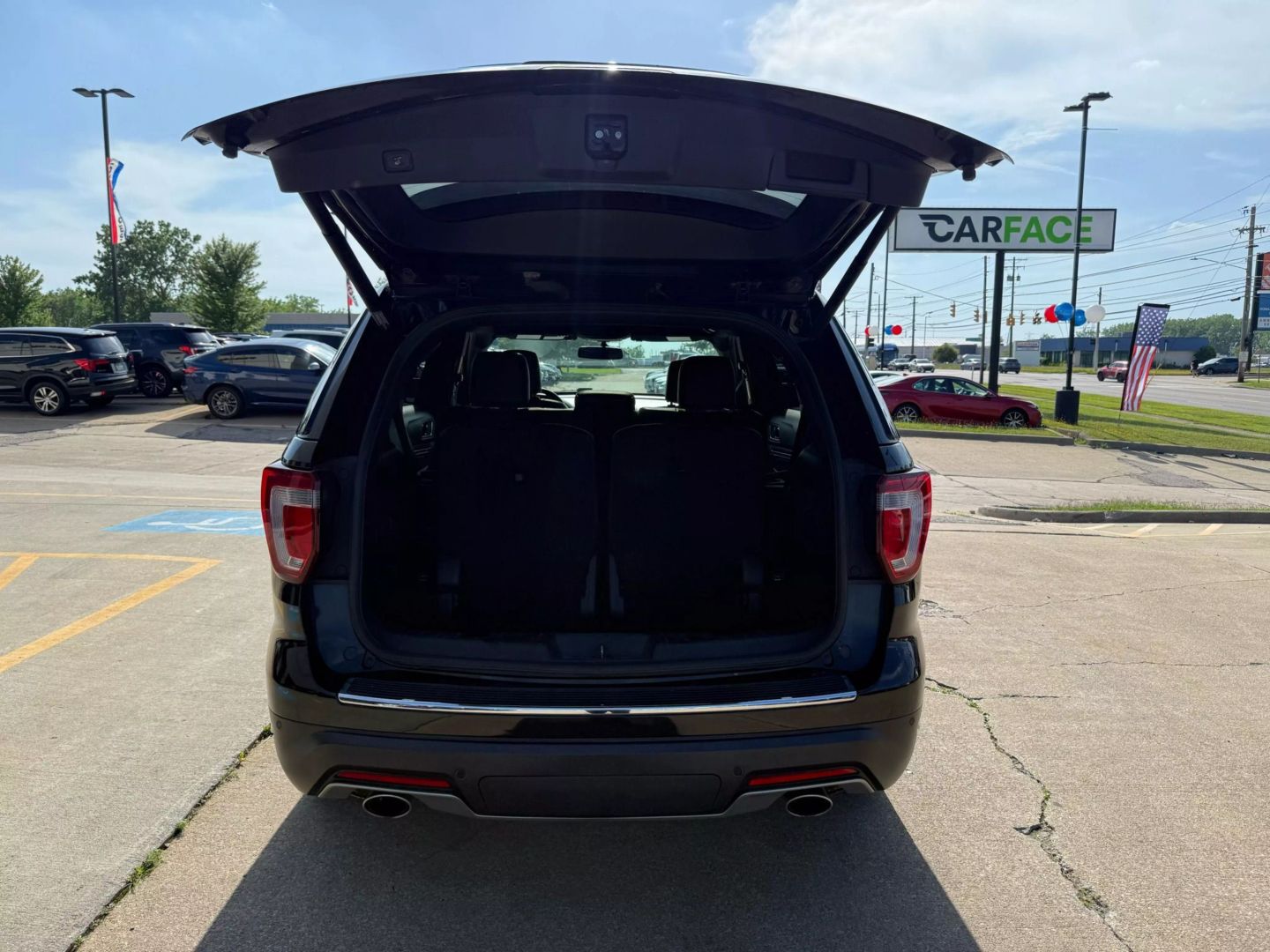 2019 Ford Explorer - Image 12