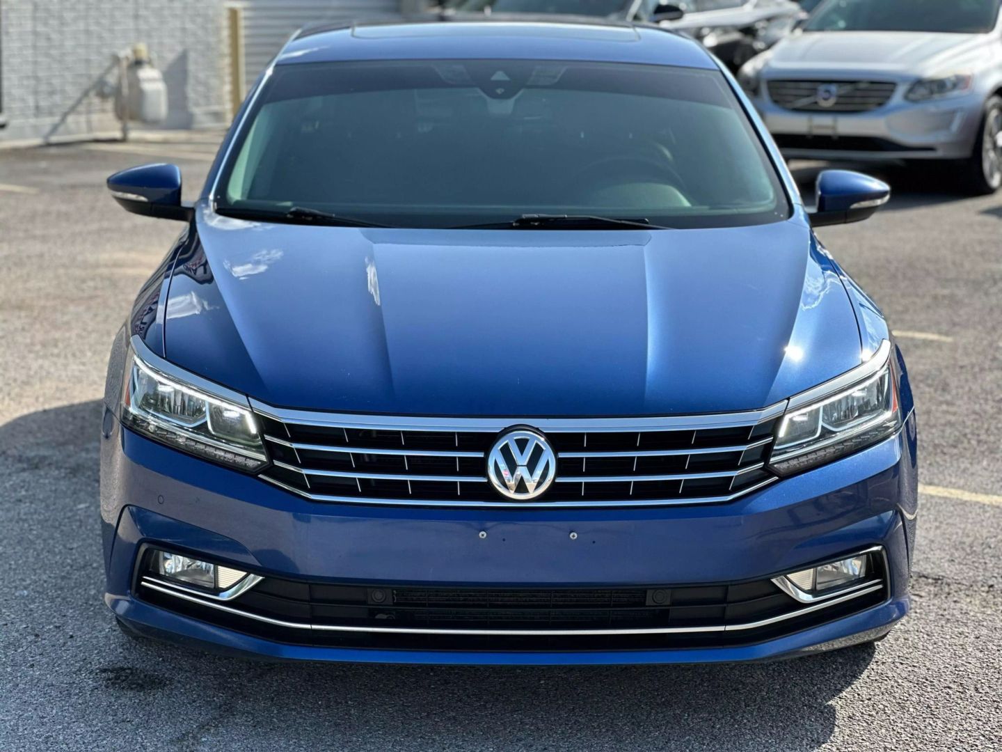 2017 Volkswagen Passat - Image 10