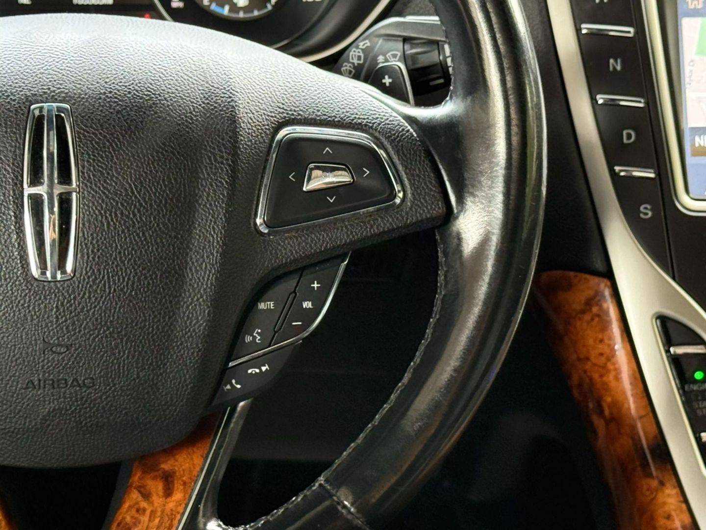 2016 Lincoln Mkx - Image 35