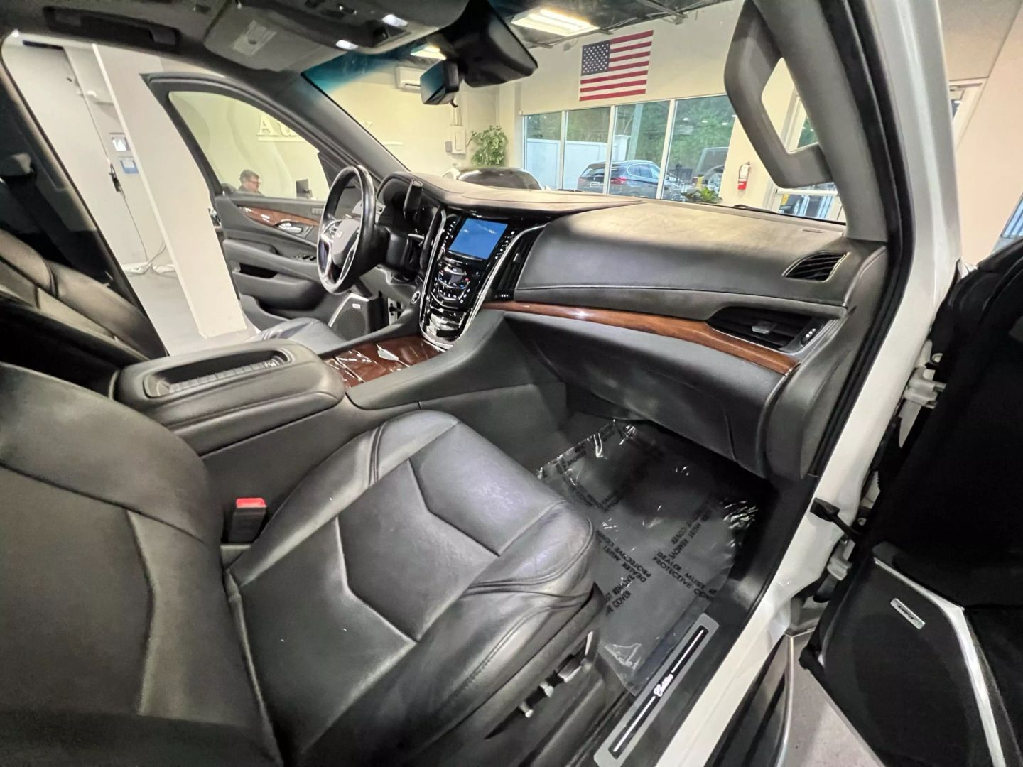 2019 Cadillac Escalade Luxury Sport Utility 4d - Image 36