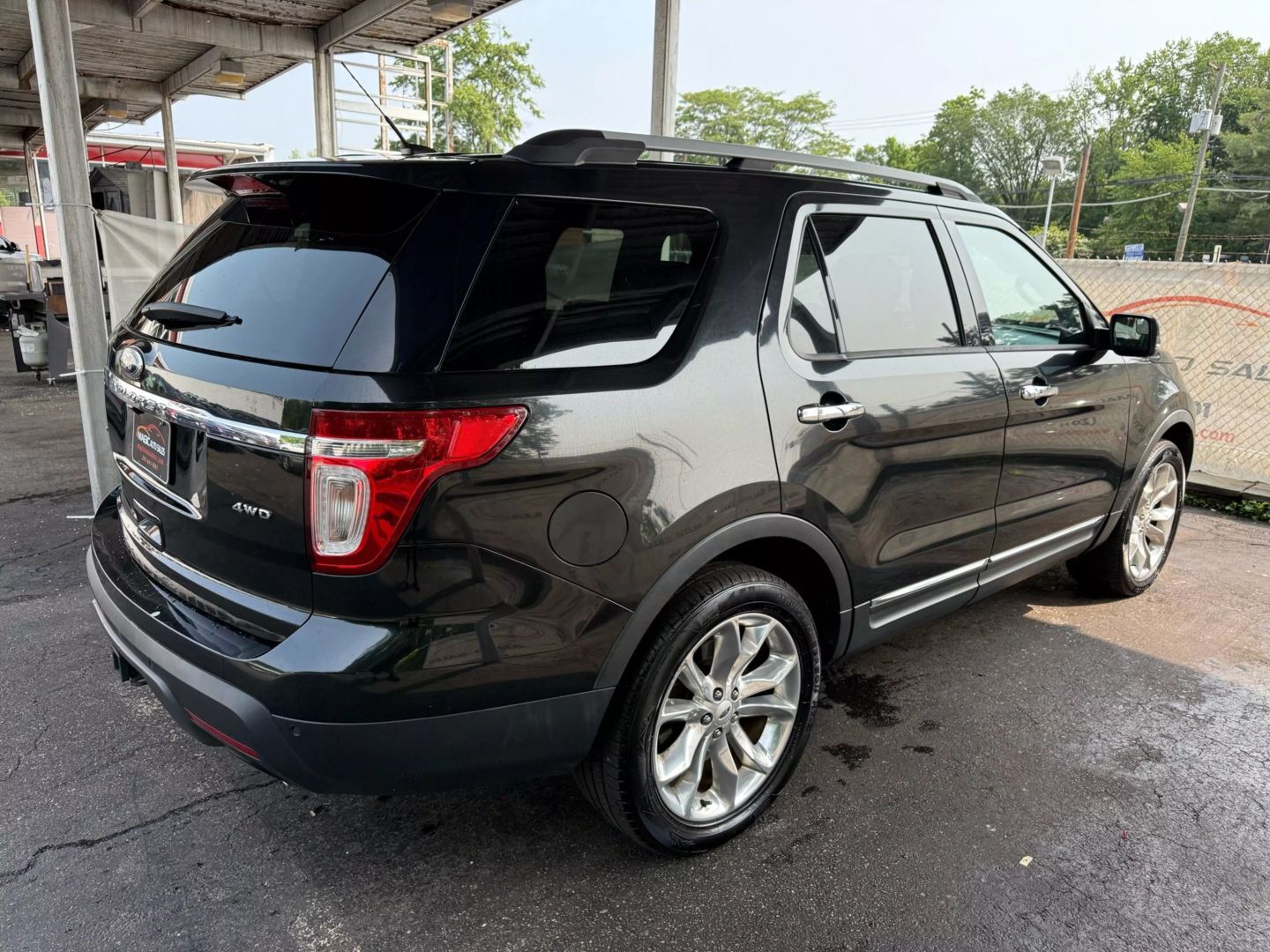 2015 Ford Explorer - Image 13
