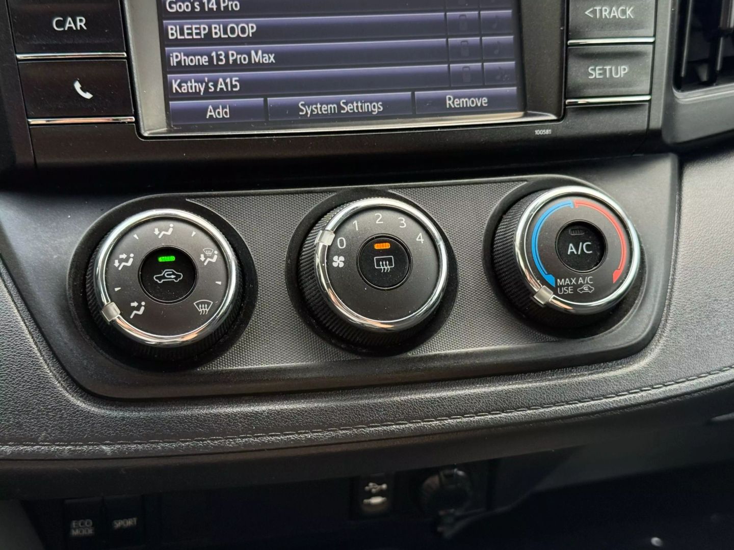 2017 Toyota Rav4 - Image 30