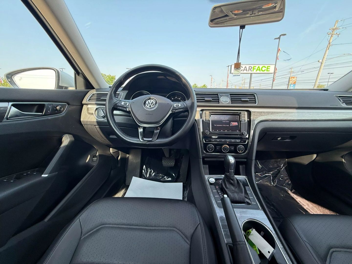 2017 Volkswagen Passat - Image 26