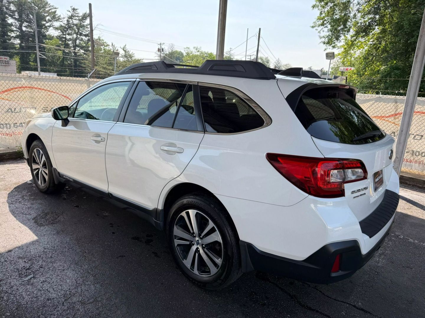 2018 Subaru Outback - Image 12
