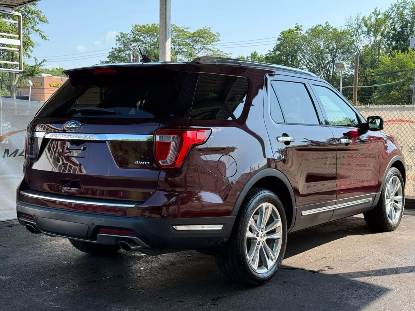 2018 Ford Explorer - Image 11