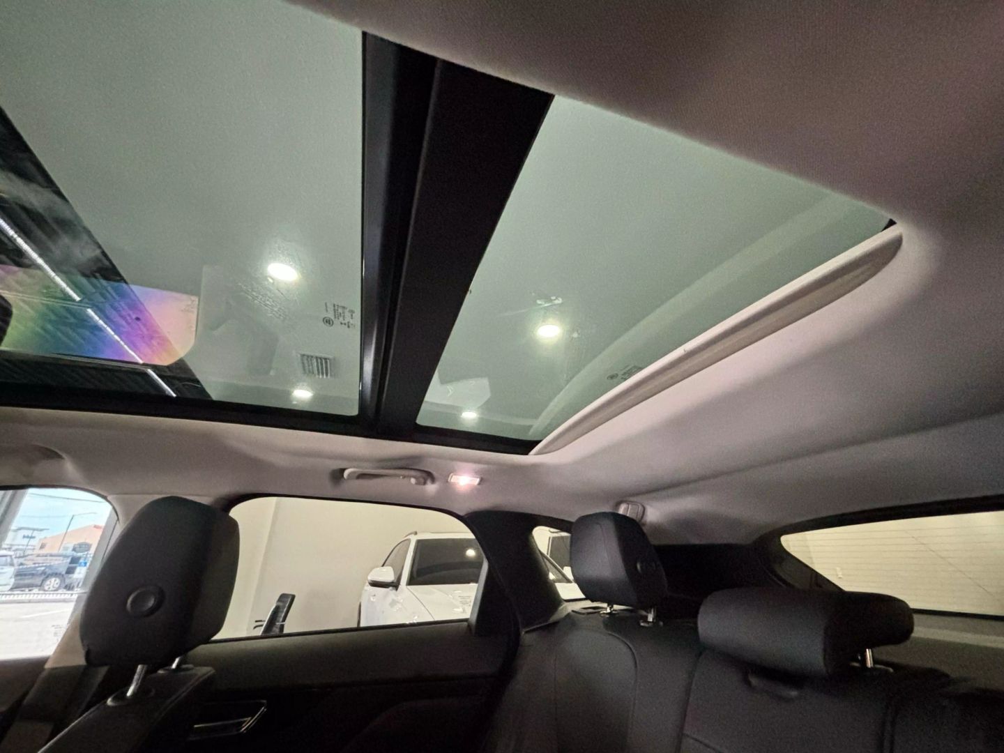 2018 Jaguar F-pace 30t Premium Sport Utility 4d - Image 15