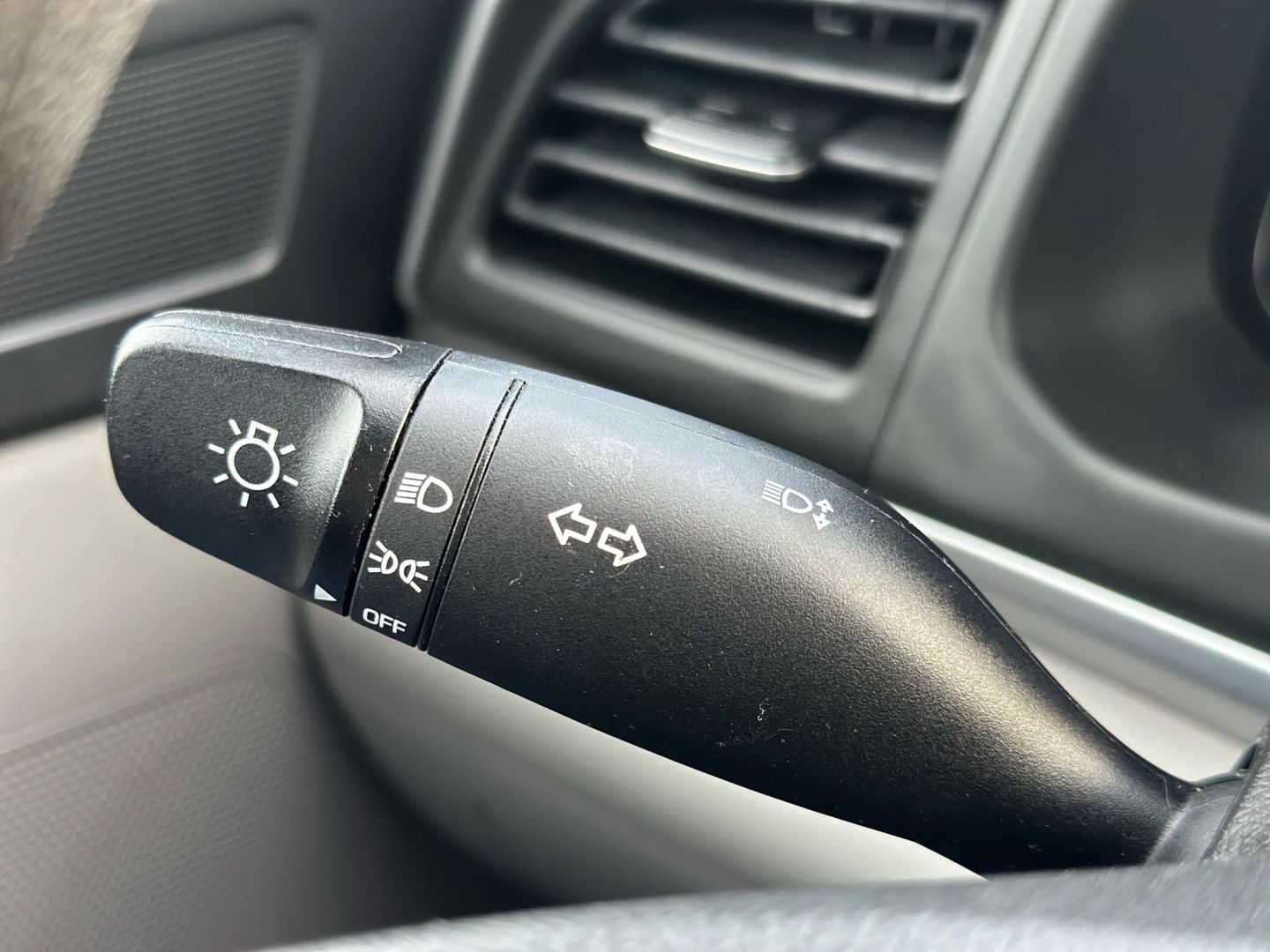 2019 HYUNDAI ELANTRA SEDAN 4-CYL, 2.0 LITER SE SEDAN 4D