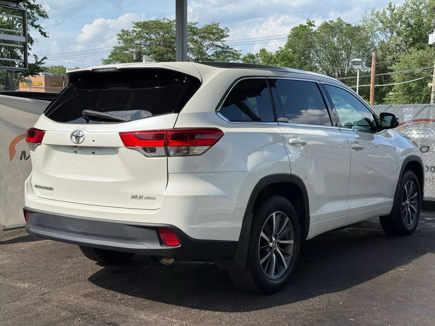 2018 Toyota Highlander - Image 9