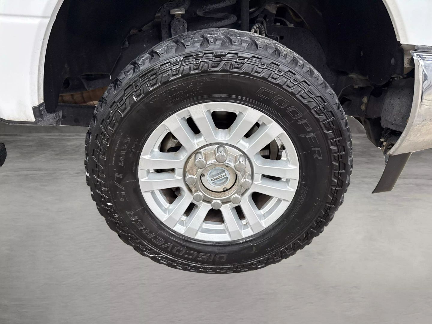 2017 Ford F250 Super Duty Crew Cab - Image 13