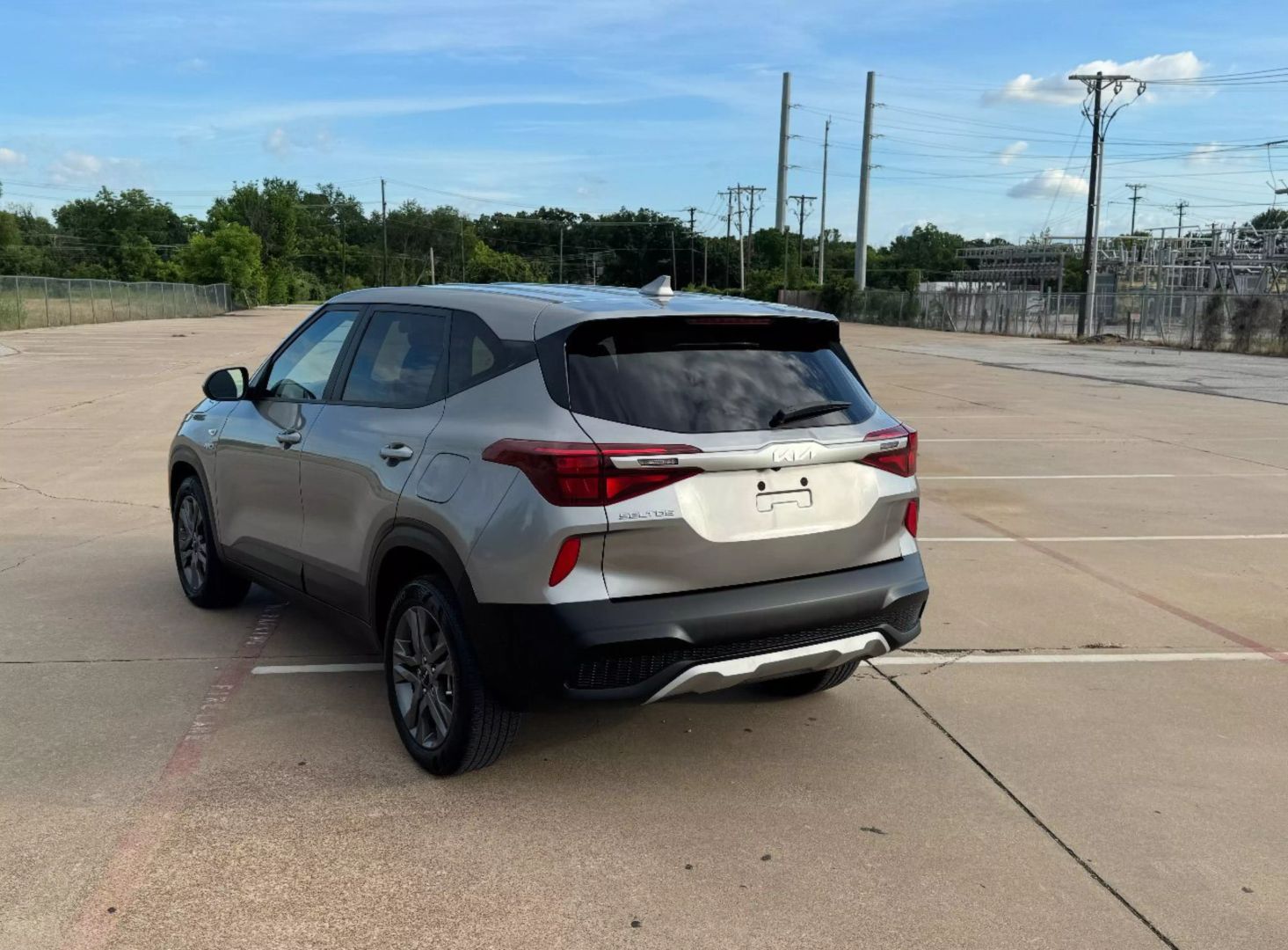 2023 Kia Seltos - Image 4