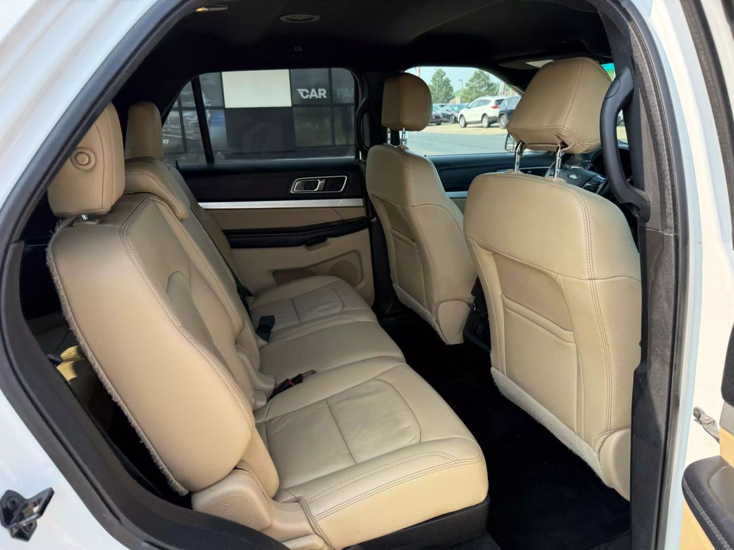2016 Ford Explorer - Image 22