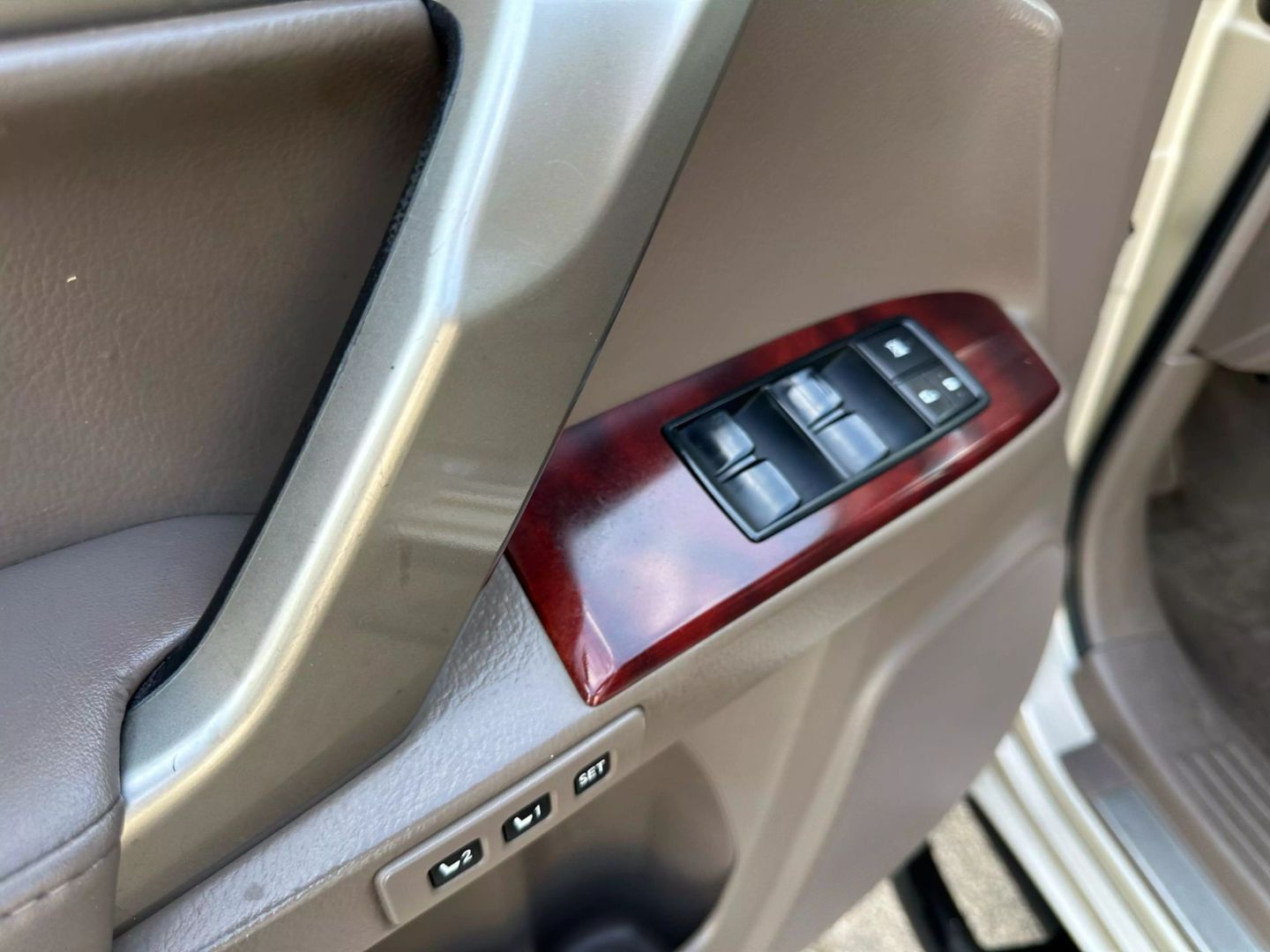 2012 Lexus Gx - Image 17