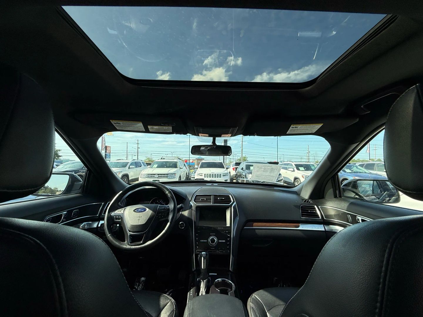 2019 Ford Explorer - Image 31