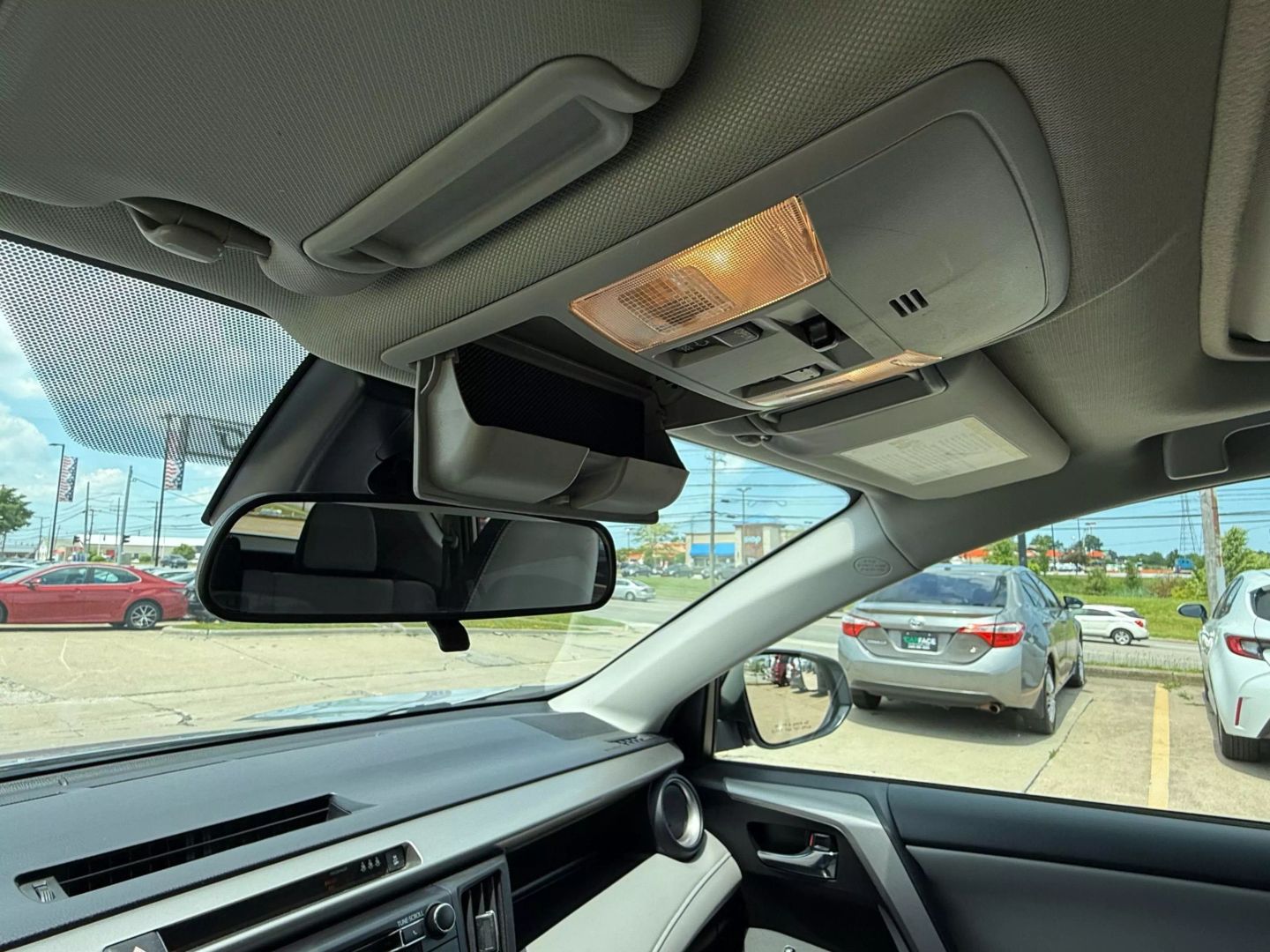 2017 Toyota Rav4 - Image 41