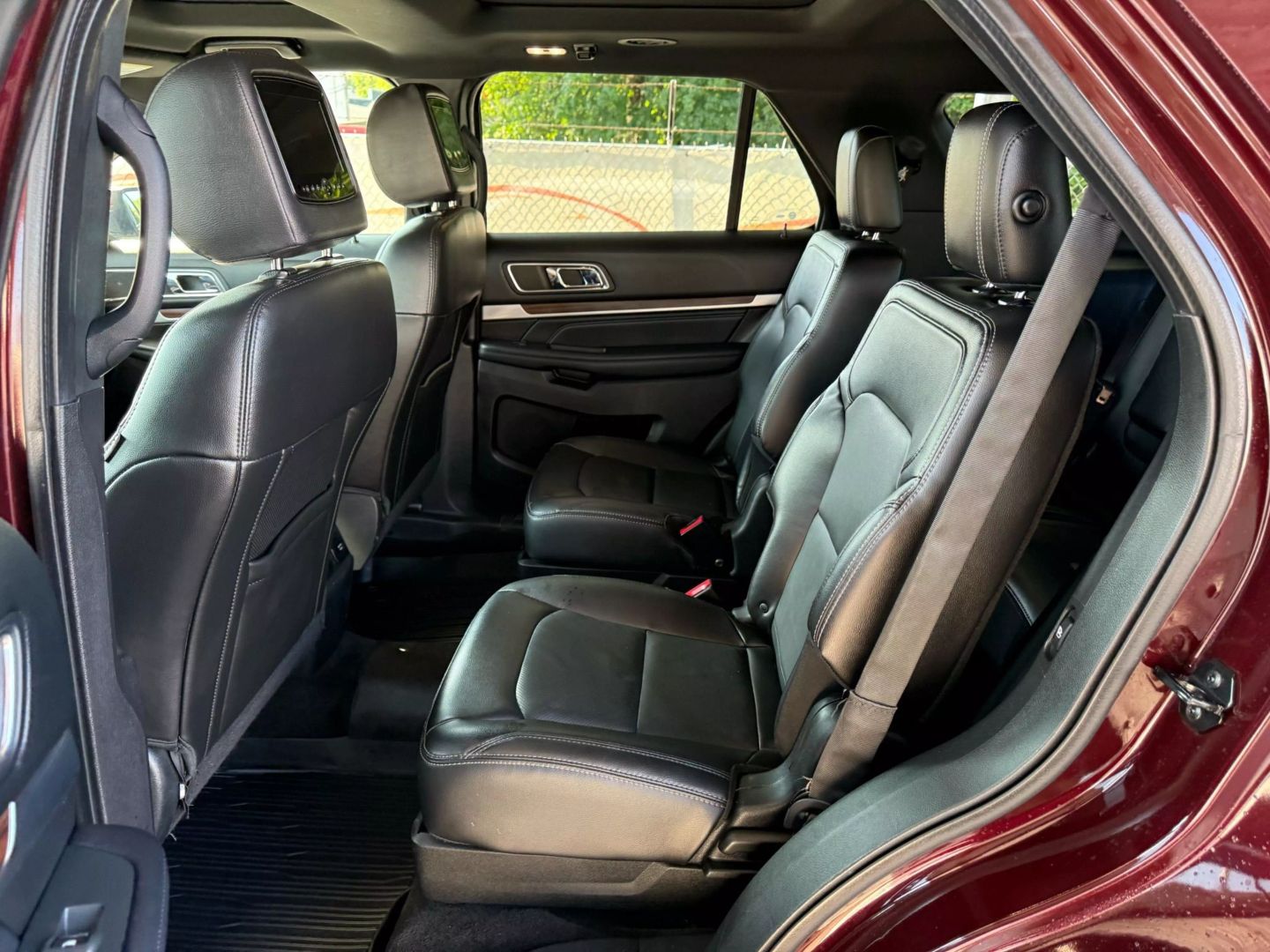 2018 Ford Explorer - Image 18