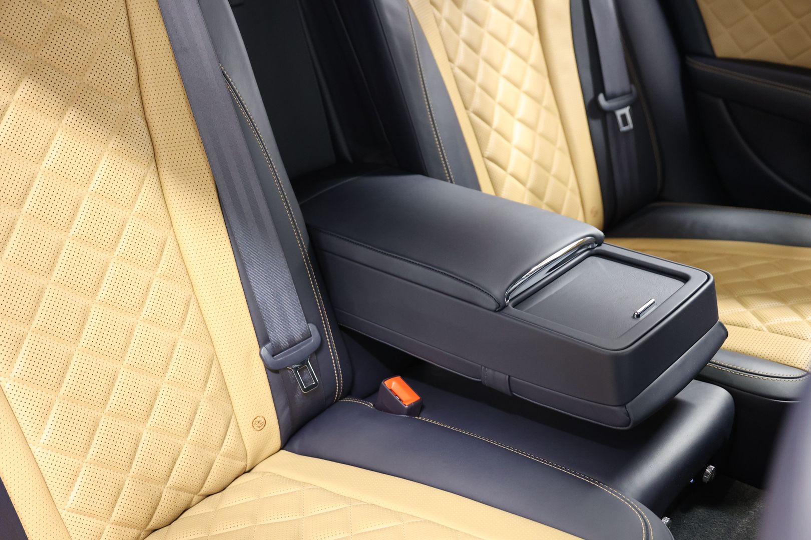2017 Bentley Flying Spur - Image 73
