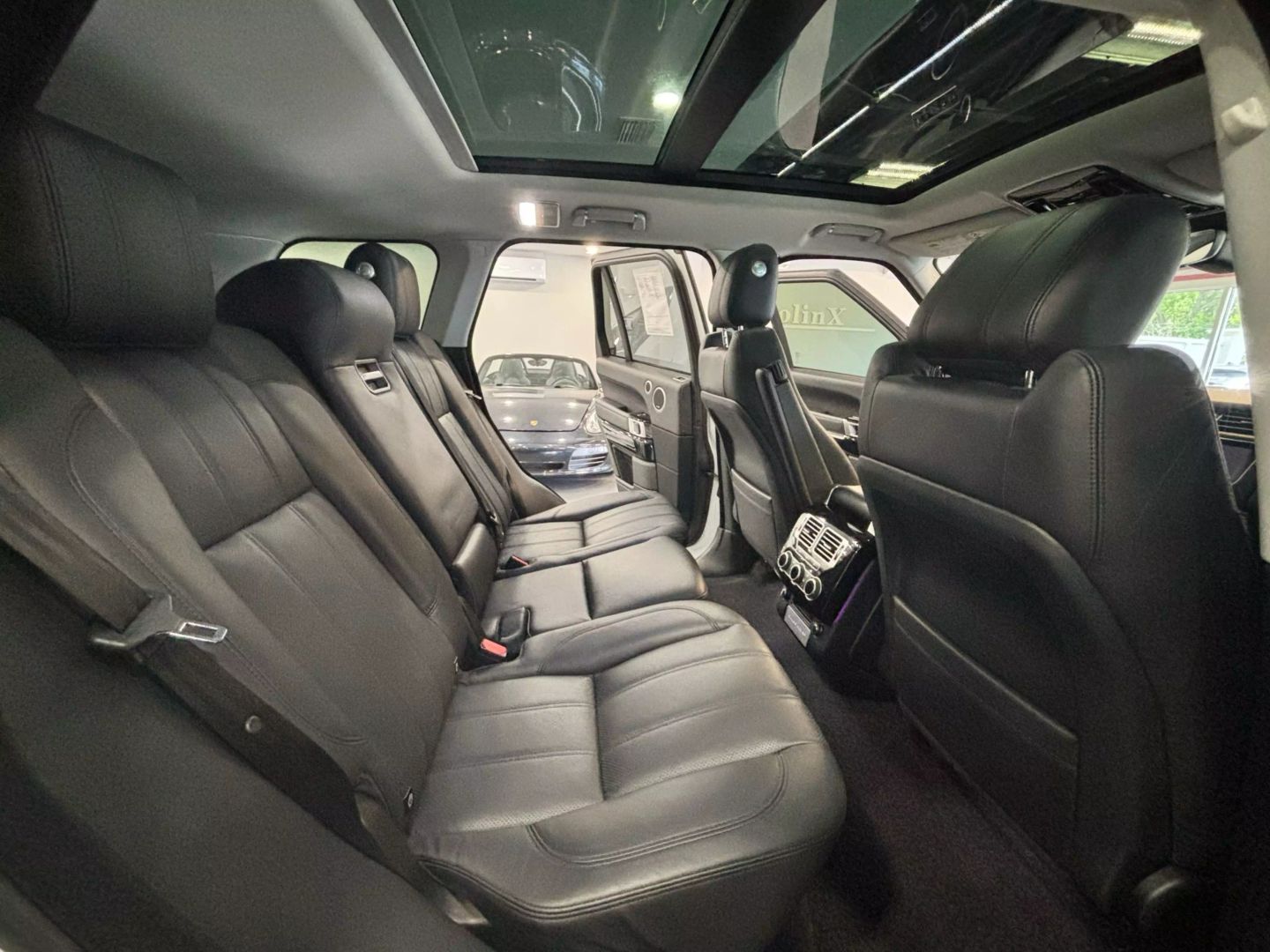 2017 Land Rover Range Rover Hse Sport Utility 4d - Image 15