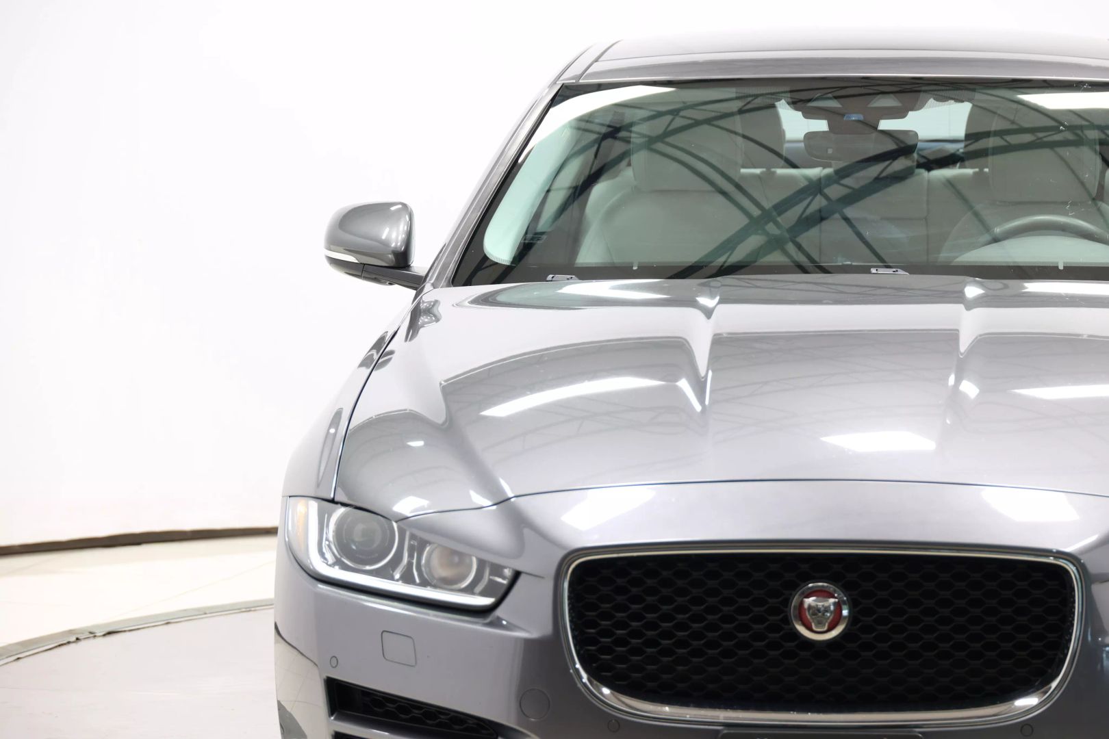 2019 Jaguar Xe - Image 93