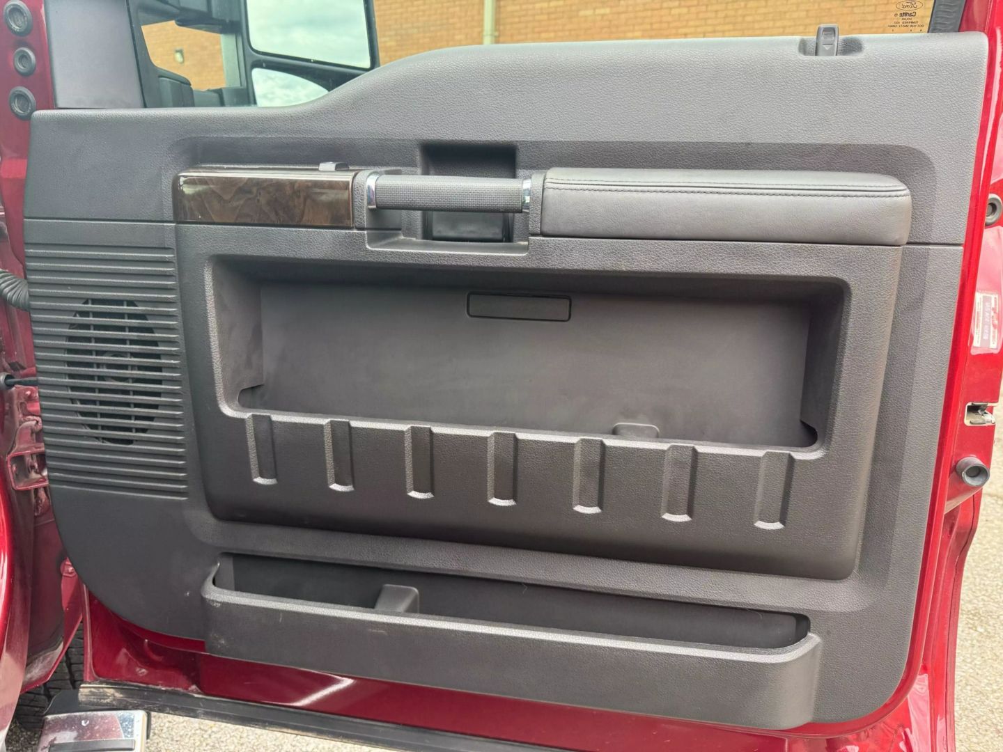 2015 Ford F250 Super Duty Crew Cab - Image 21