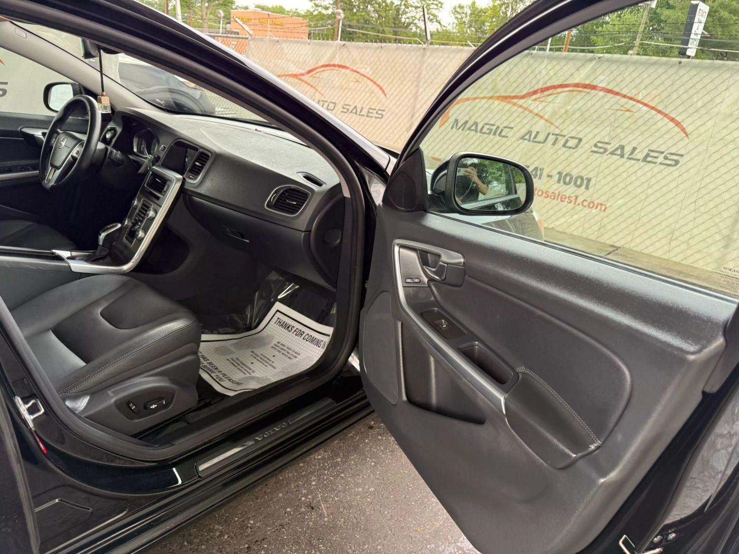 2016 Volvo S60 - Image 24