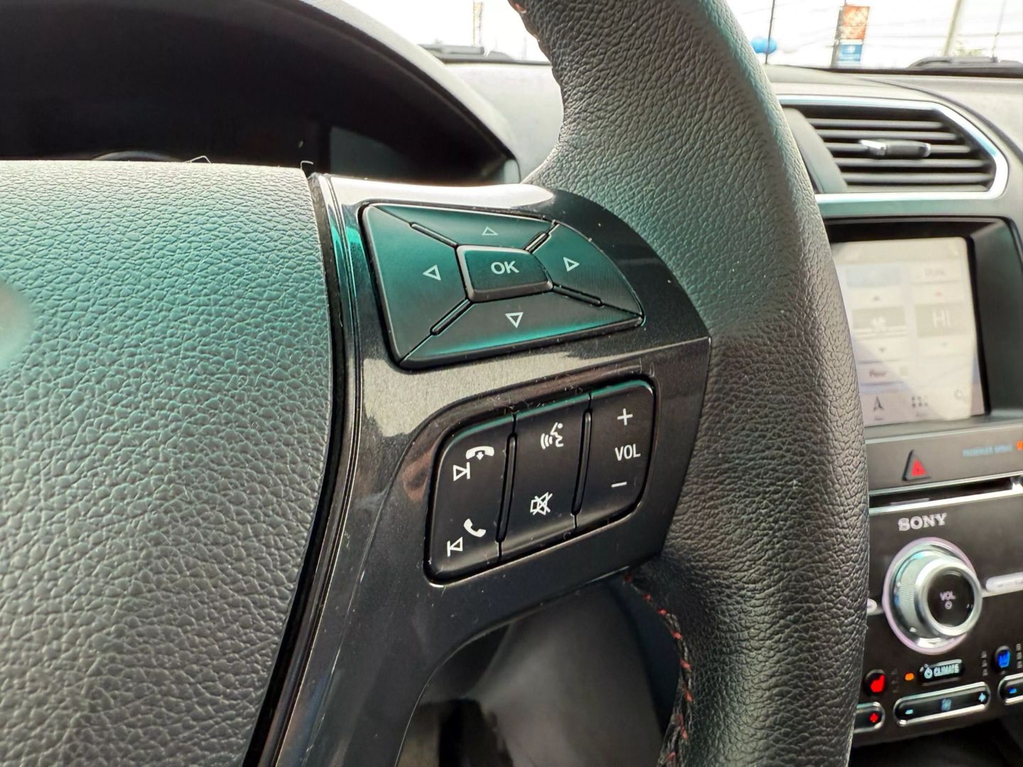 2017 Ford Explorer - Image 33