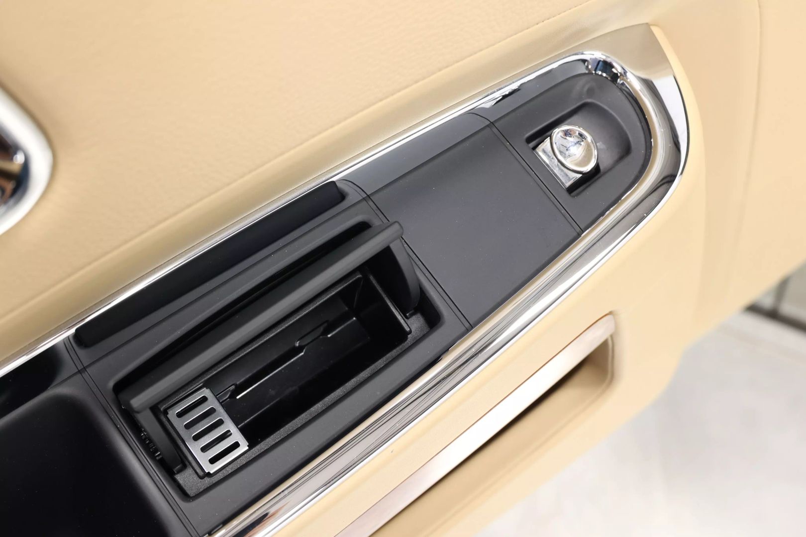 2010 Rolls-royce Ghost - Image 46