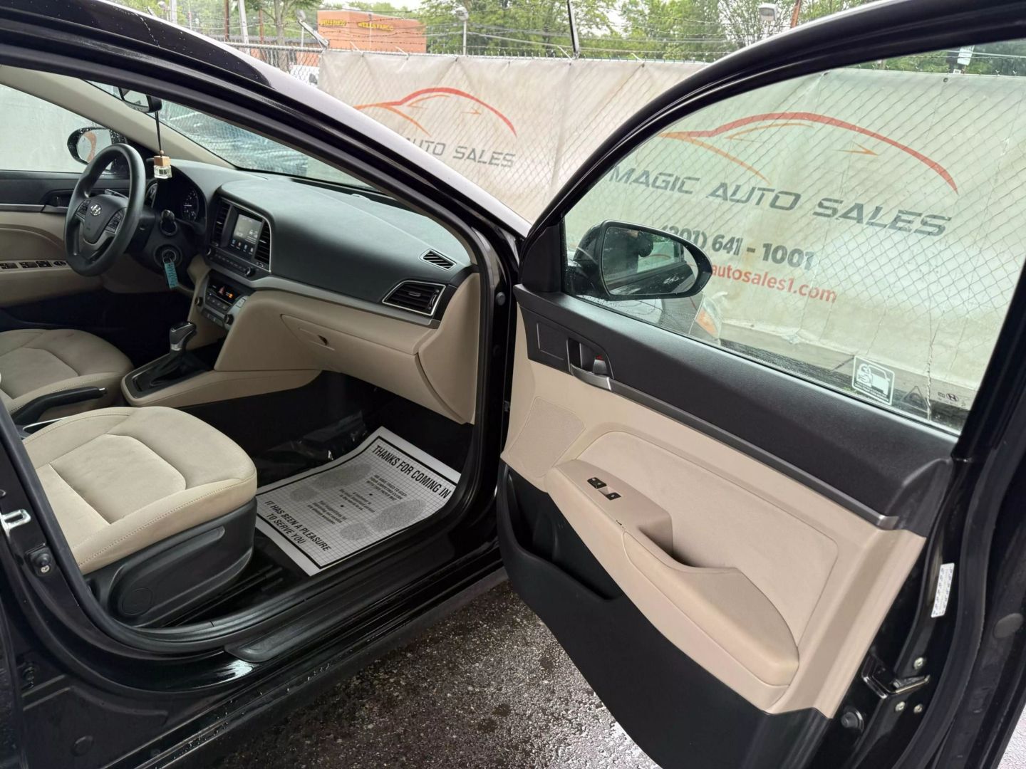 2018 Hyundai Elantra - Image 24