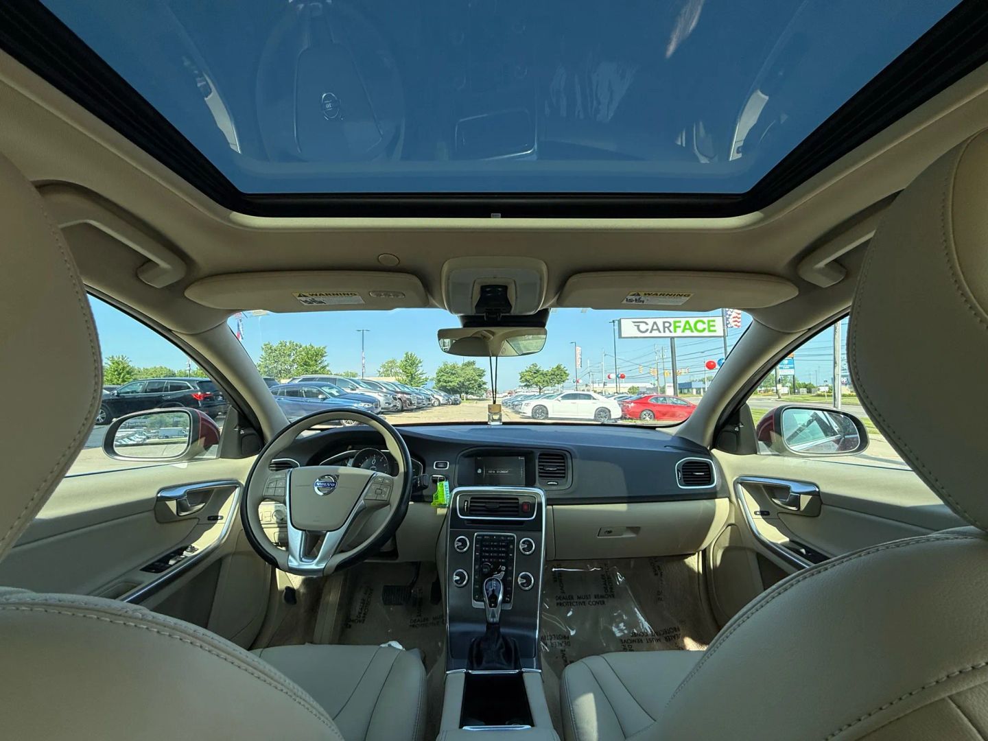2015 Volvo S60 - Image 25