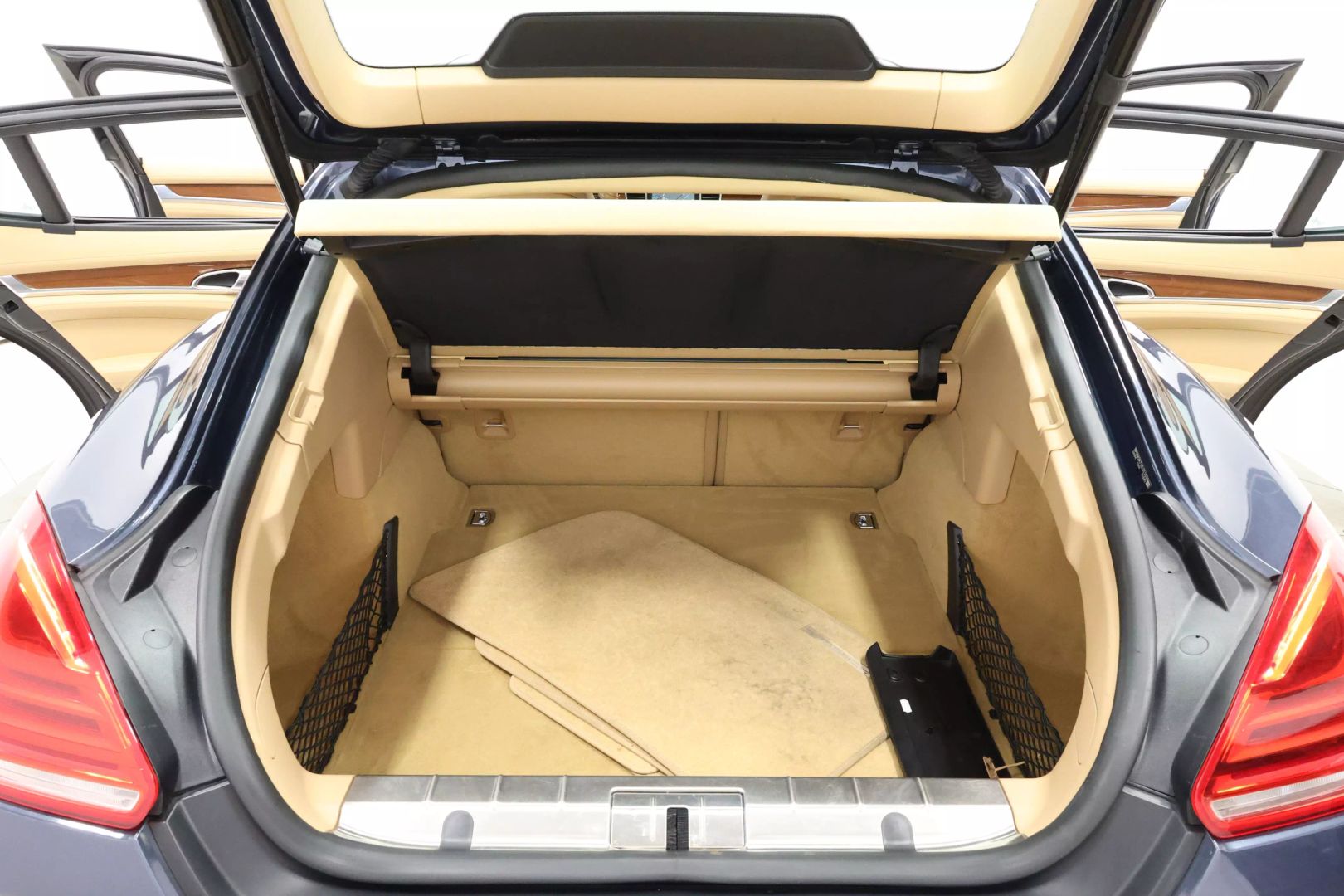 2014 Porsche Panamera - Image 66