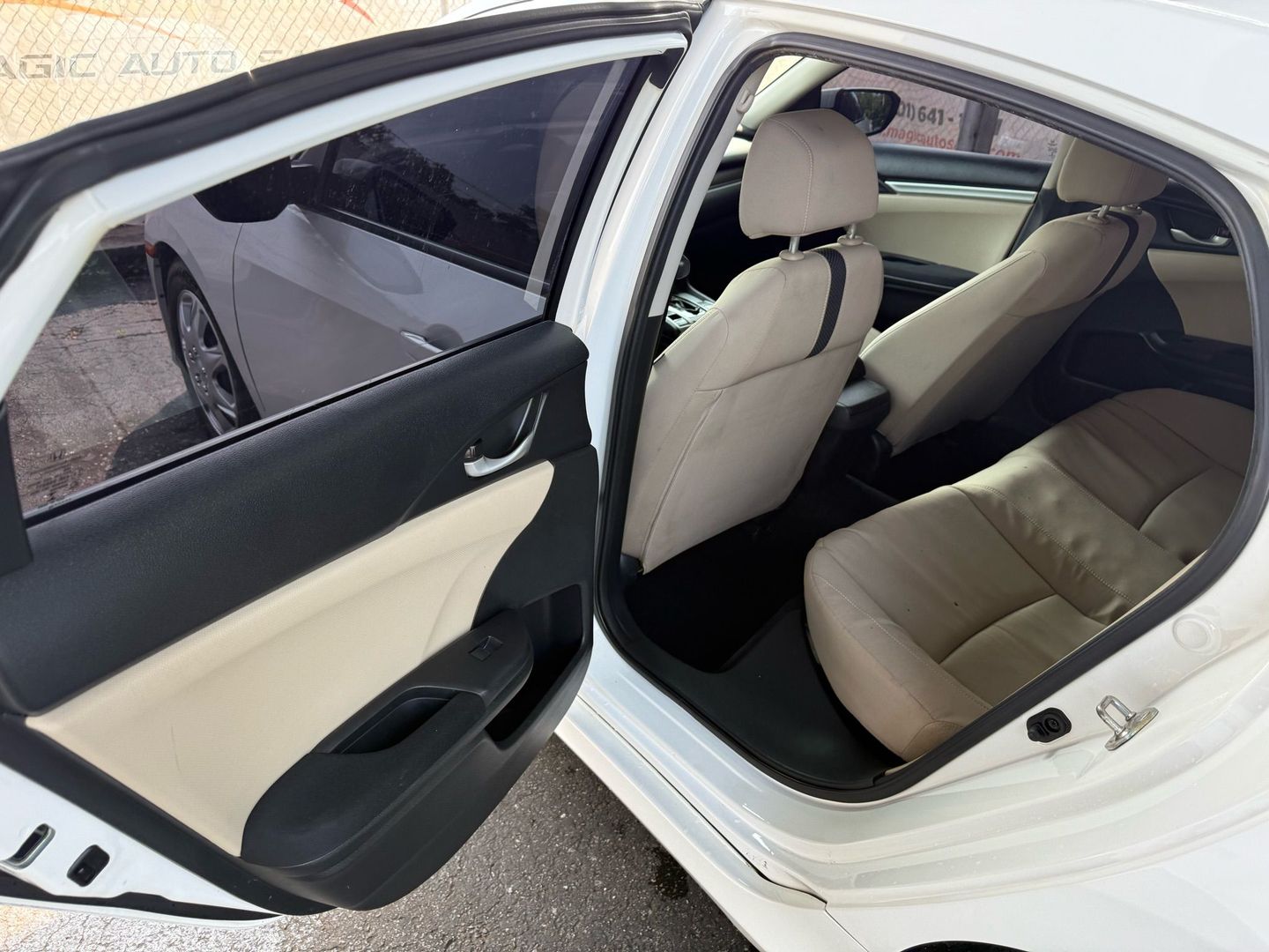 2019 Honda Civic - Image 17