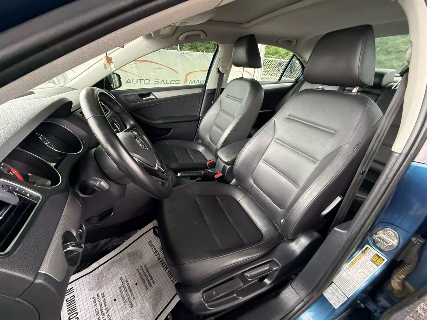 2017 Volkswagen Jetta - Image 16