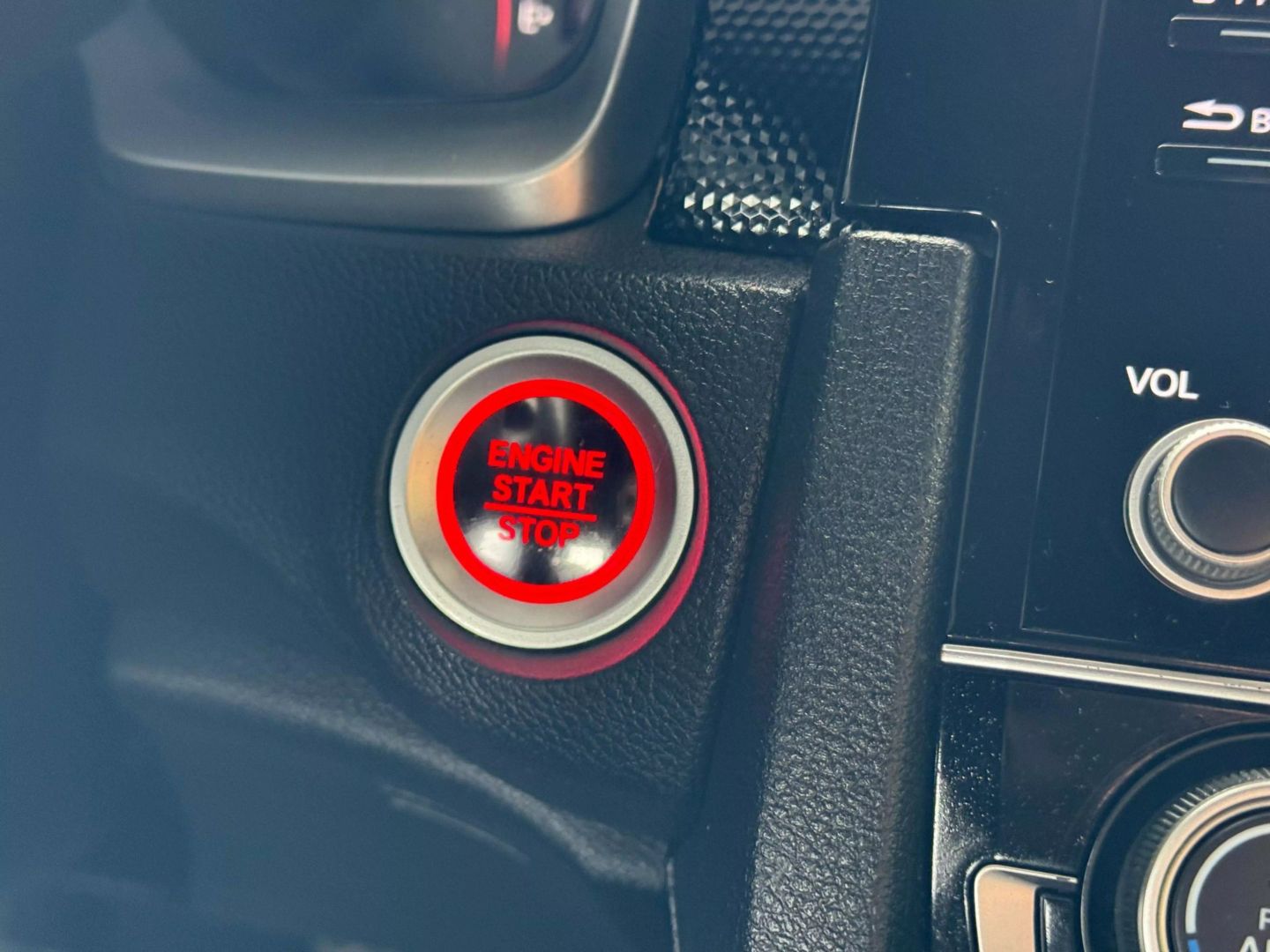 2019 Honda Civic - Image 29
