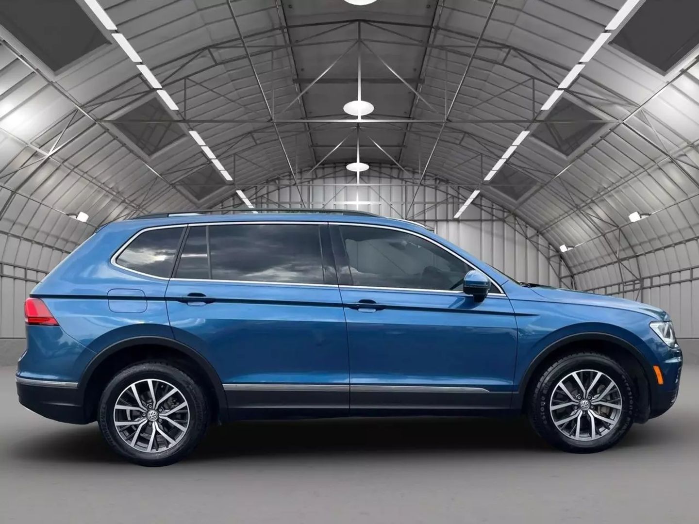 Used 2018 Volkswagen Tiguan SE with VIN 3VV3B7AX3JM196785 for sale in Kansas City