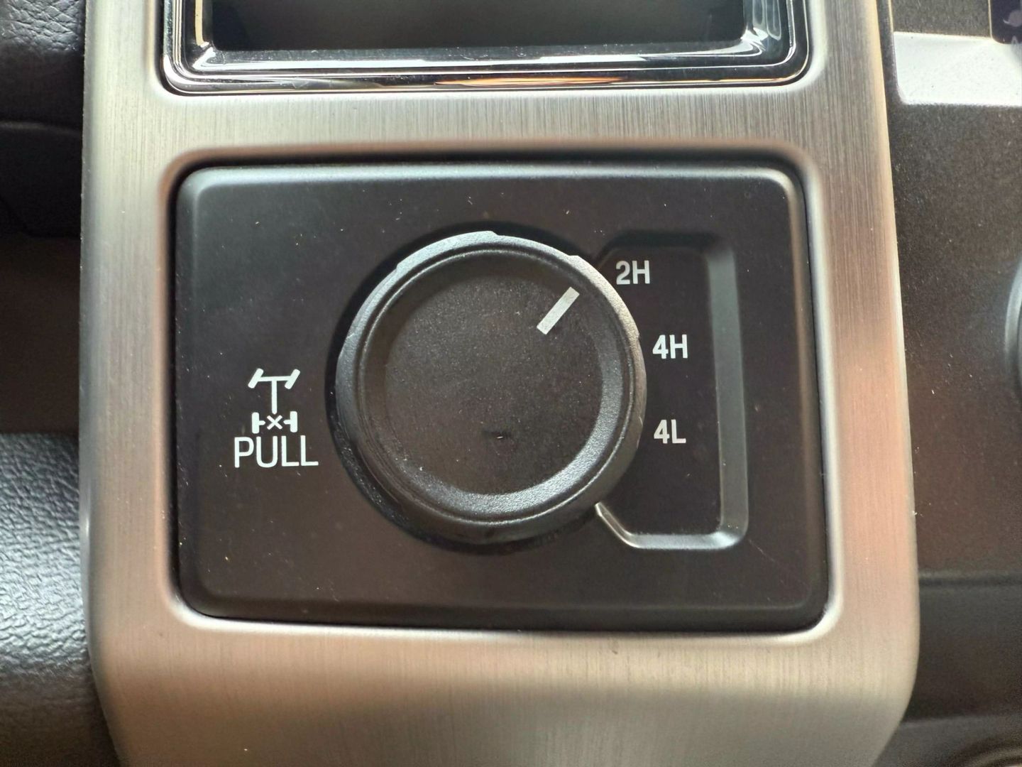 2019 Ford F350 Super Duty Crew Cab - Image 34